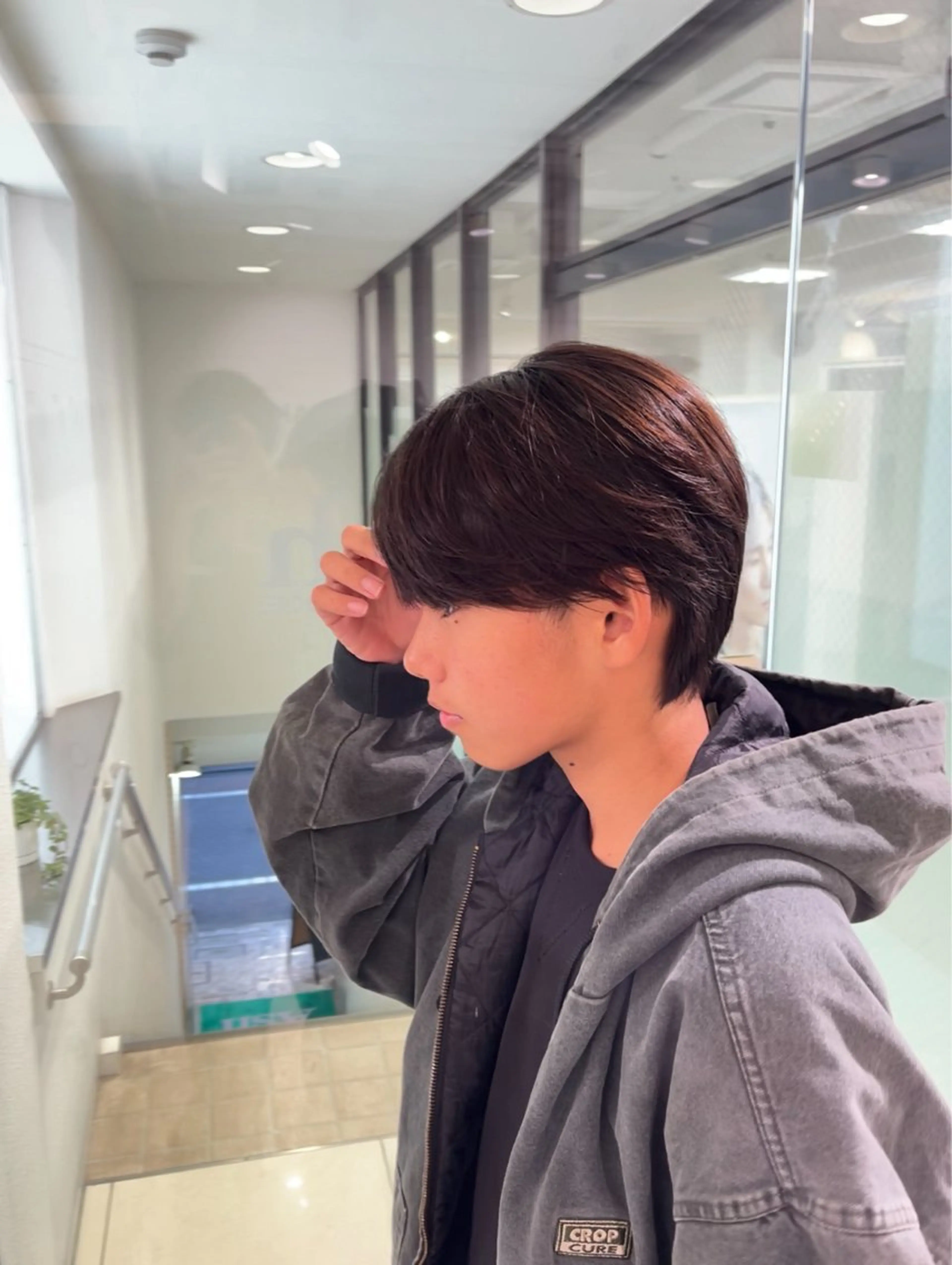 ショート カラー パーマ メンズ 【シャドウパーマ センターパート】義心のヘアスタイル