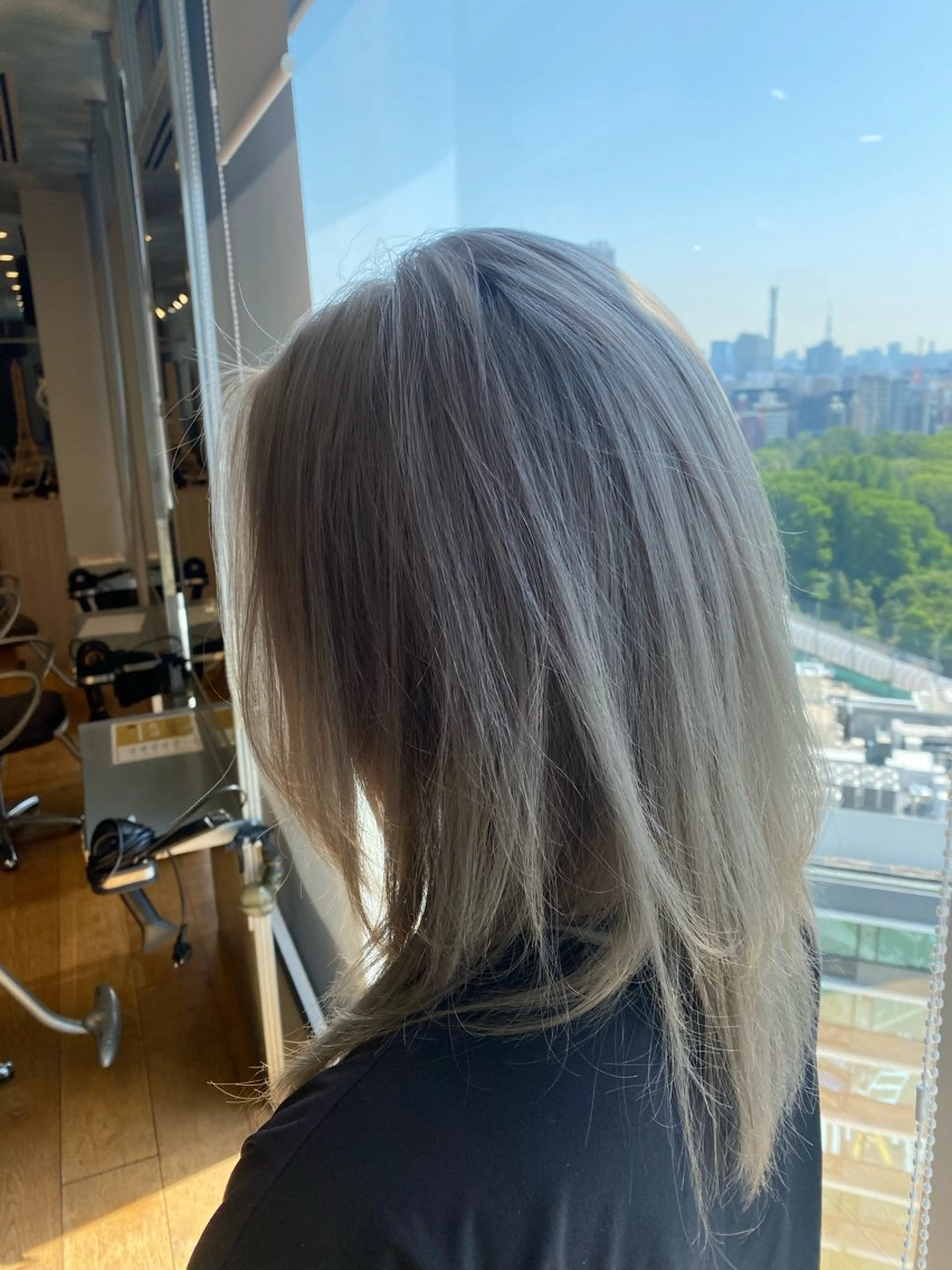 ミディアム カラー 鈴木 絢麗のヘアスタイル