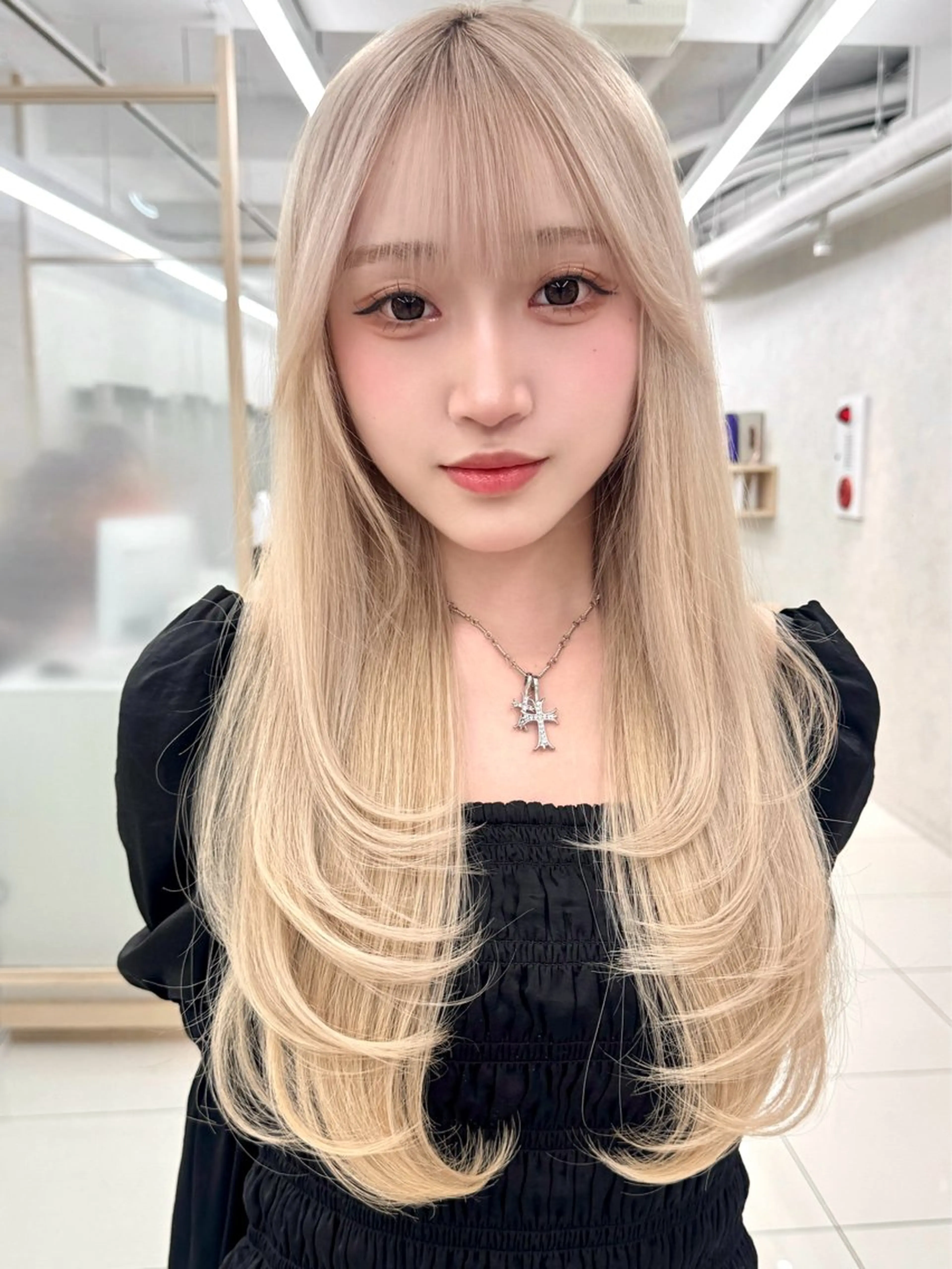 ロング 三鷹で1番ショート ボブをカットする新谷のヘアスタイル