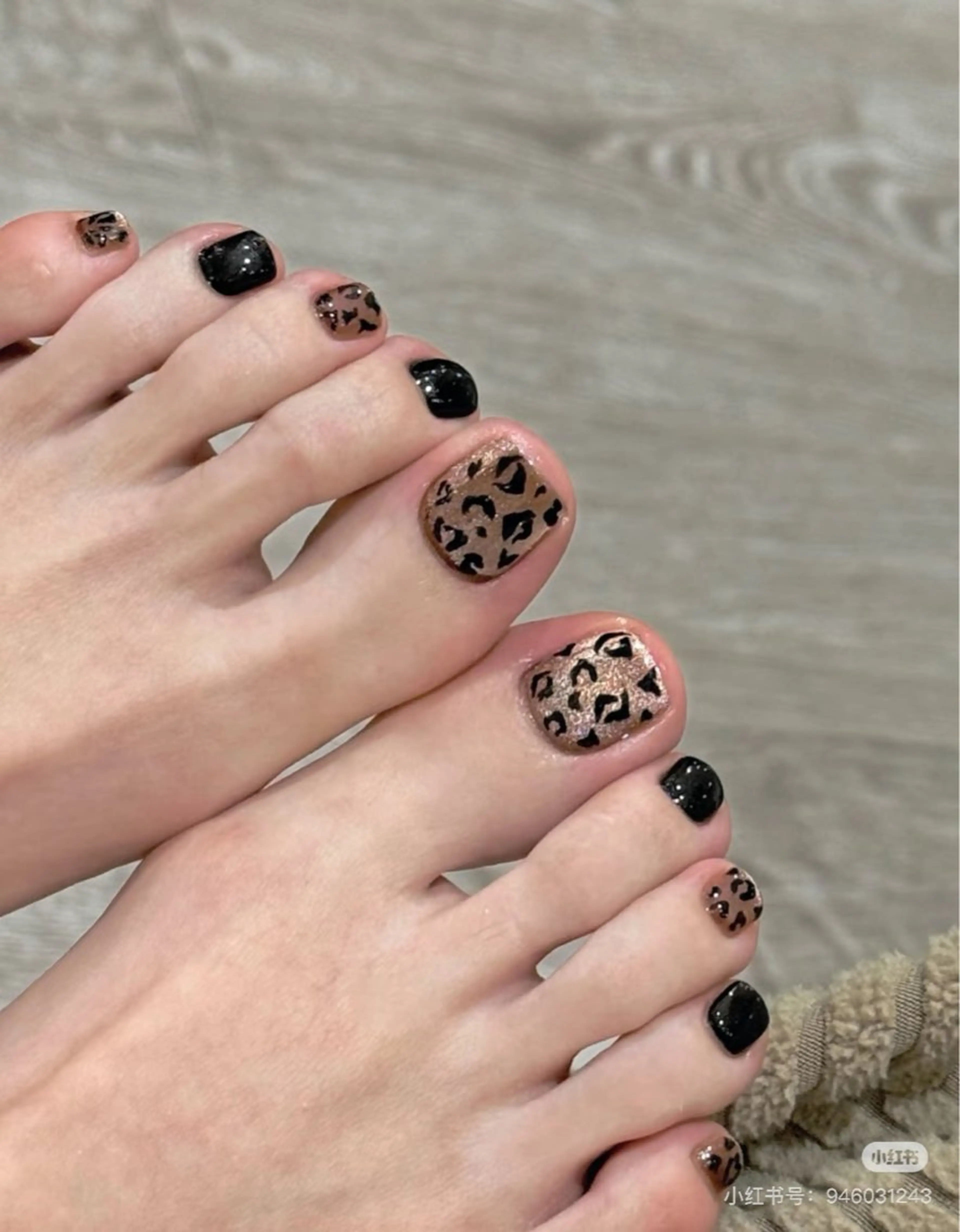 ネイル アートネイル チークネイル 長さ出し フットネイル ジェルネイル フットネイル ハンドケア ラッキーネイルサロン 西川口東口店のネイルデザイン