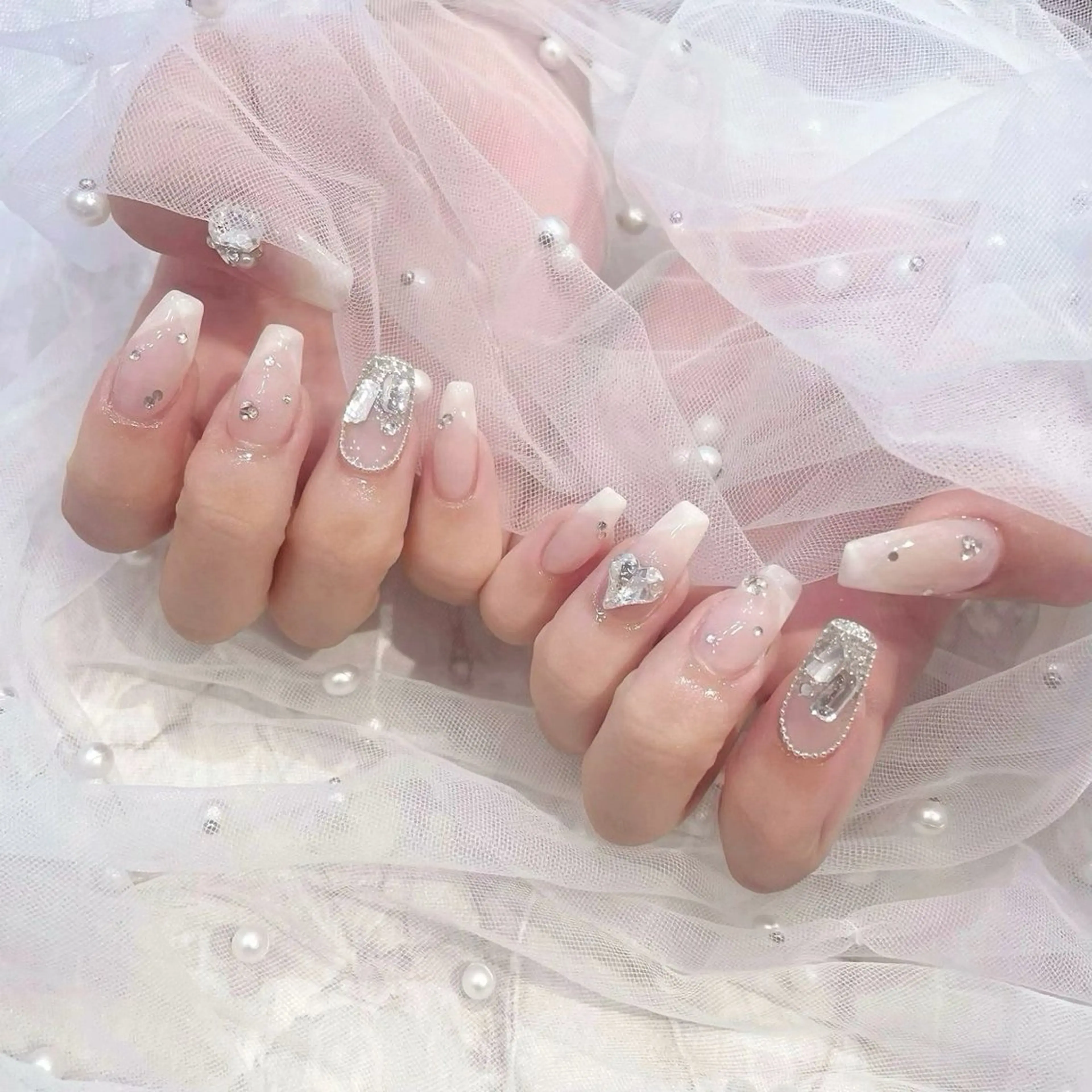 ネイル マグネットネイル ピンク ネイルチップ 冬ネイル ハンドネイル Lee Nailsのネイルデザイン