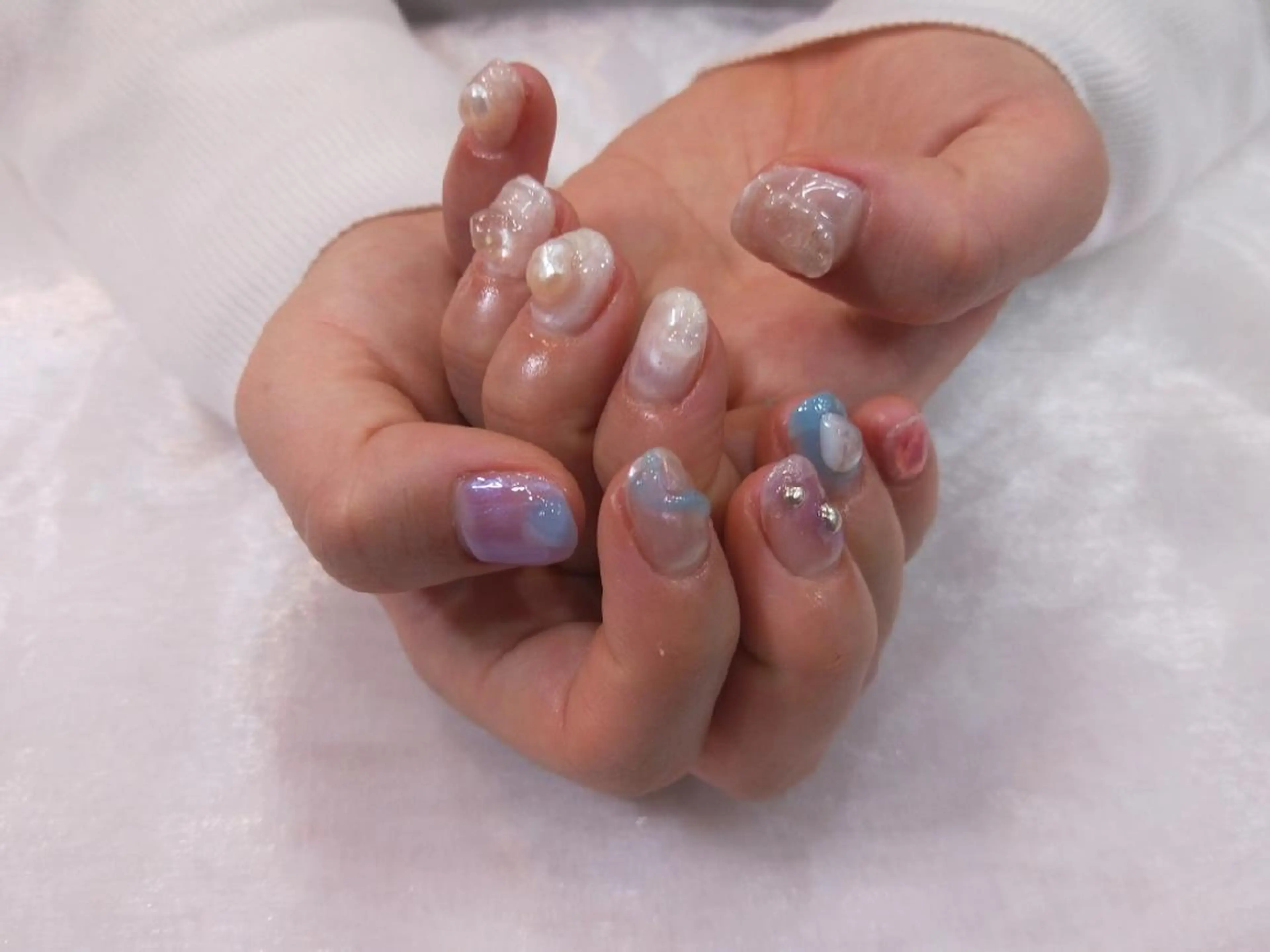 ネイル ハンドネイル ハンドケア R'well所属・はばすみれ🎀ﾈｲﾙ 光ﾌｪｲｼｬﾙ ﾍｱのネイルデザイン