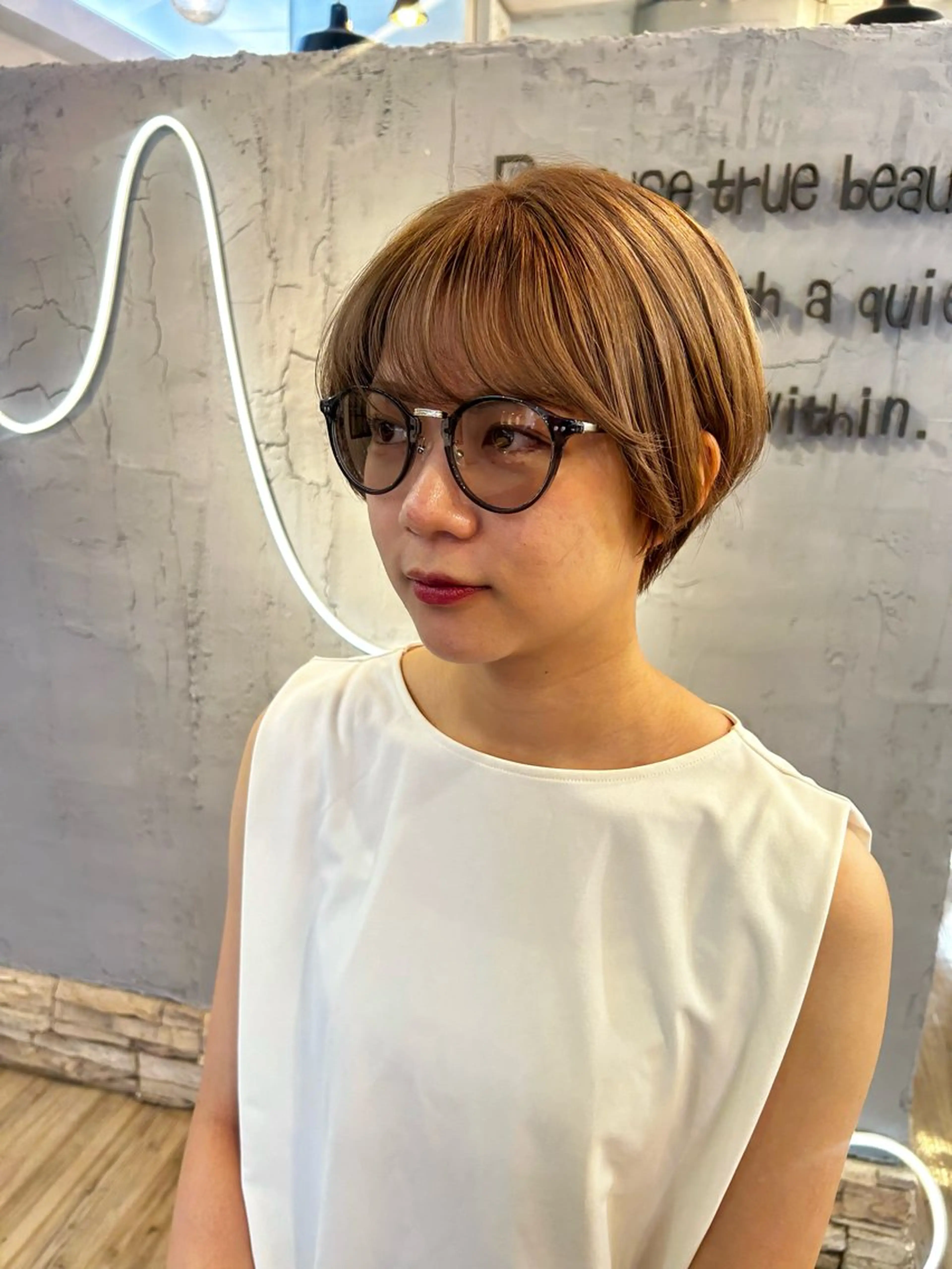 ショート カラー ブリーチ／ヘアセット 🪞🌙minamiのヘアスタイル