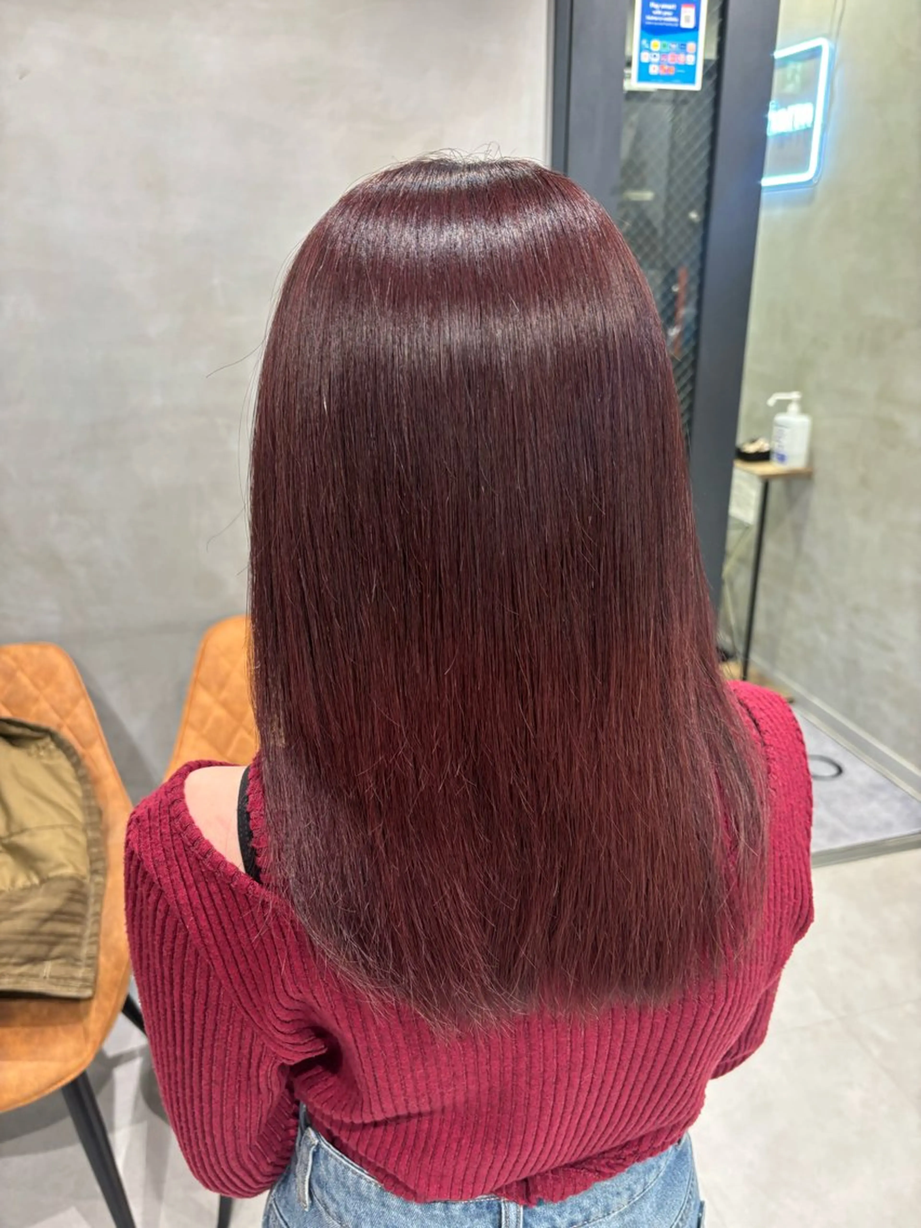 セミロング カラー ブリーチ ボルドーカラー ヘアカラー トリートメント 艶カラー✨️縮毛矯正 ×耳ツボ💠mamiのヘアスタイル