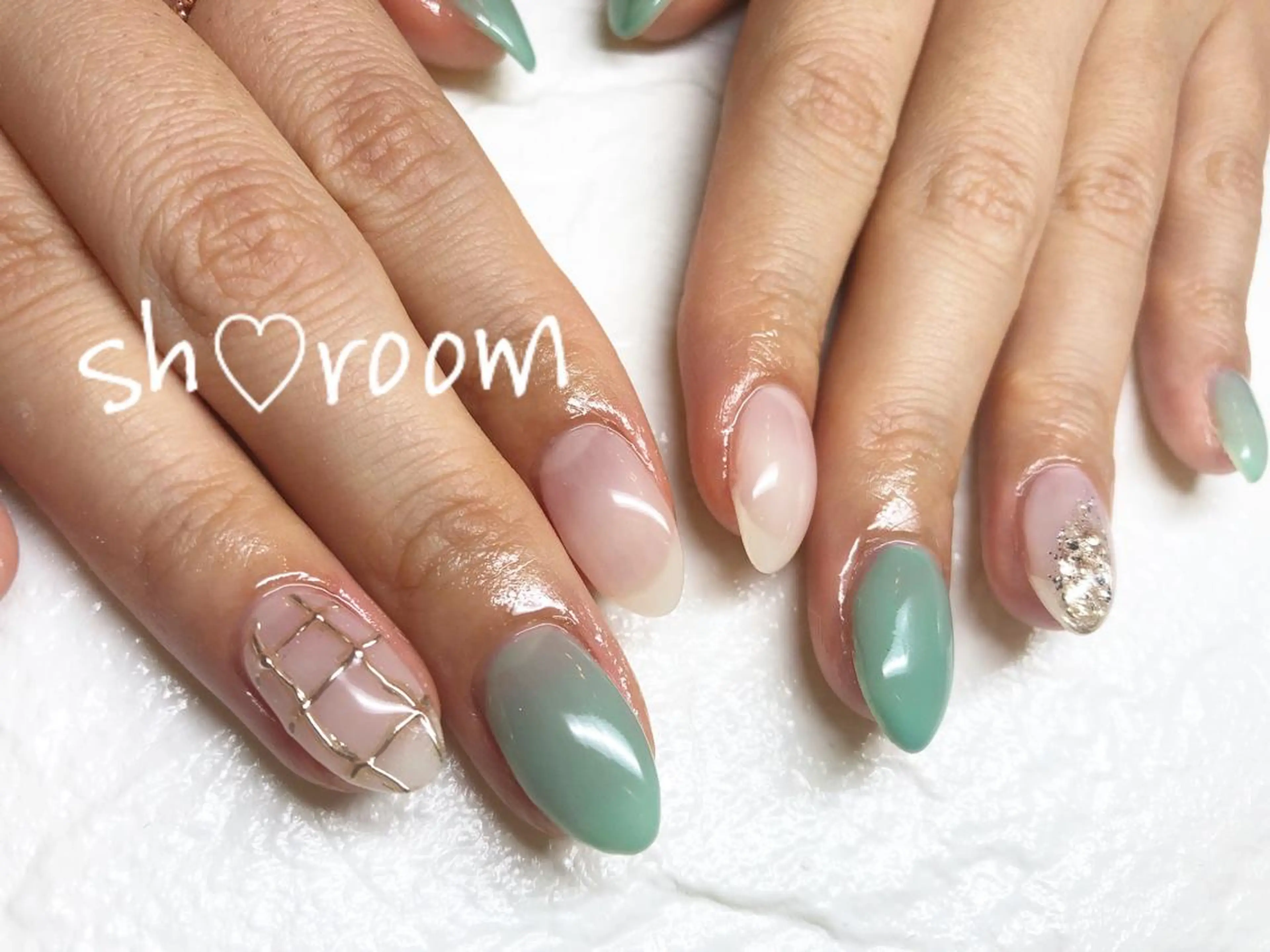 ネイル キラキラネイル ミラーネイル Nail salon Ruuのネイルデザイン