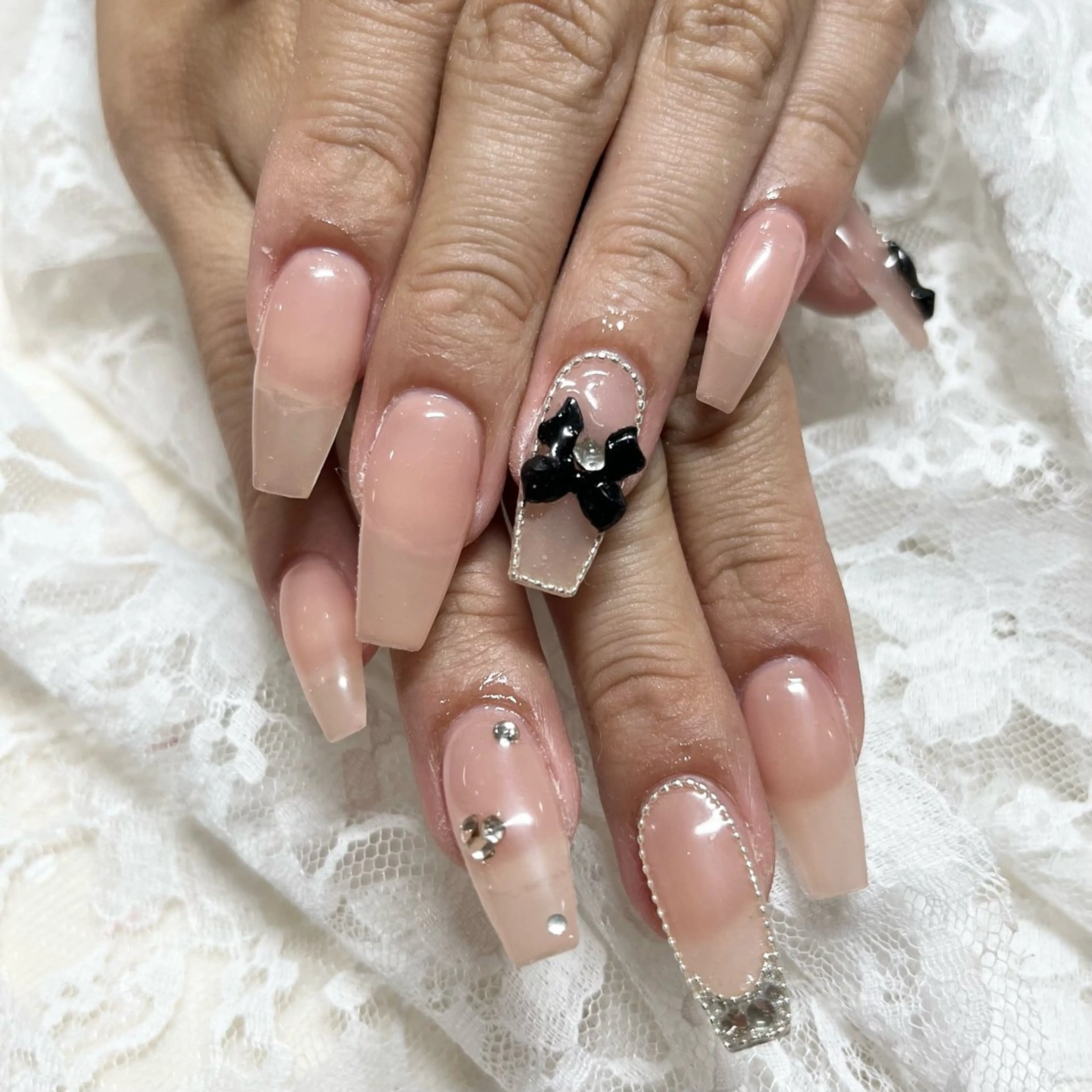 ネイル リボン ハンドネイル Nail Salon Elpis所属・Nail Salon Elpisのネイルデザイン