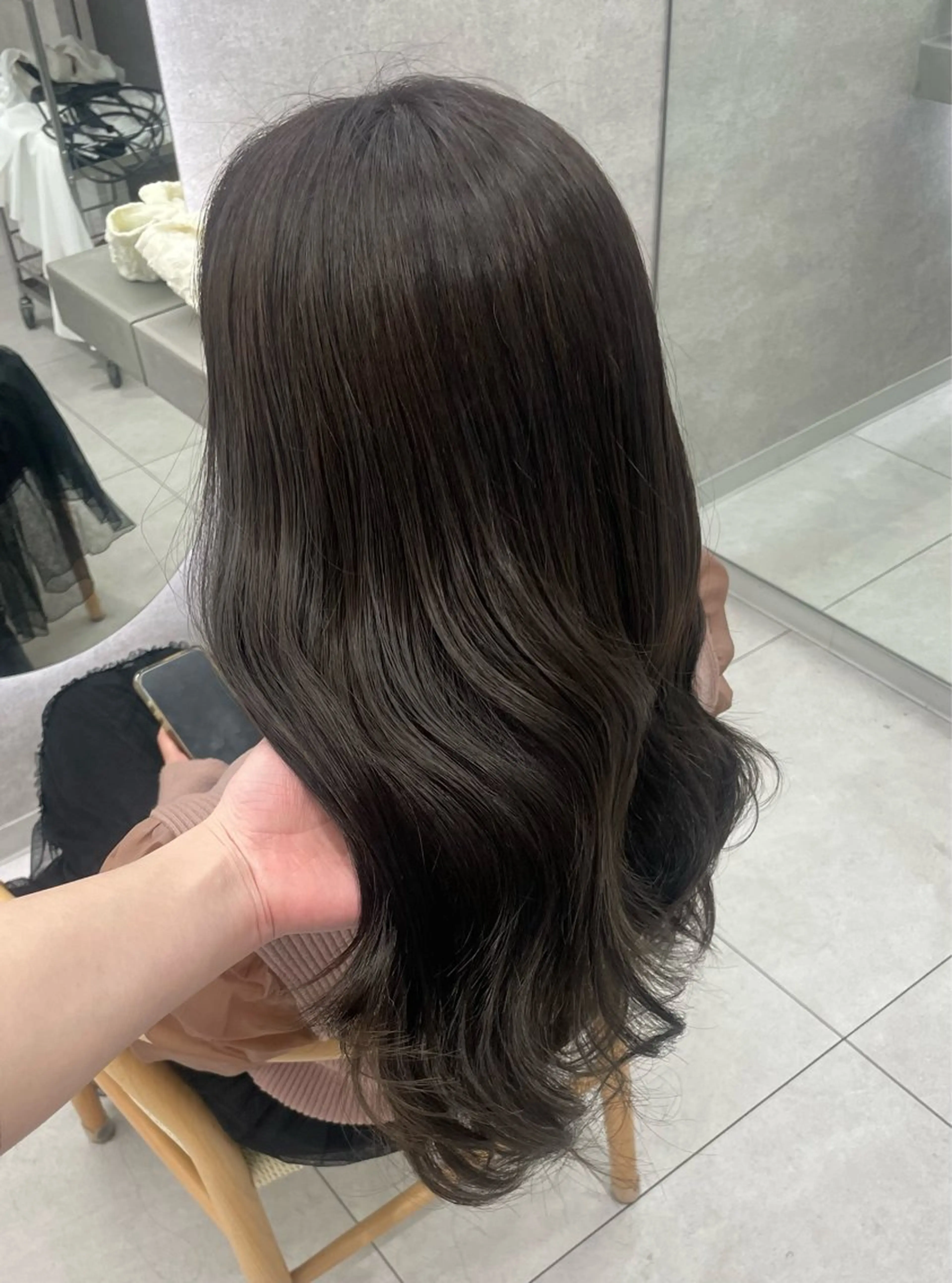 ロング カラー グレージュ ロング カット ヘアカラー トリートメント 愛華 【geep】のヘアスタイル