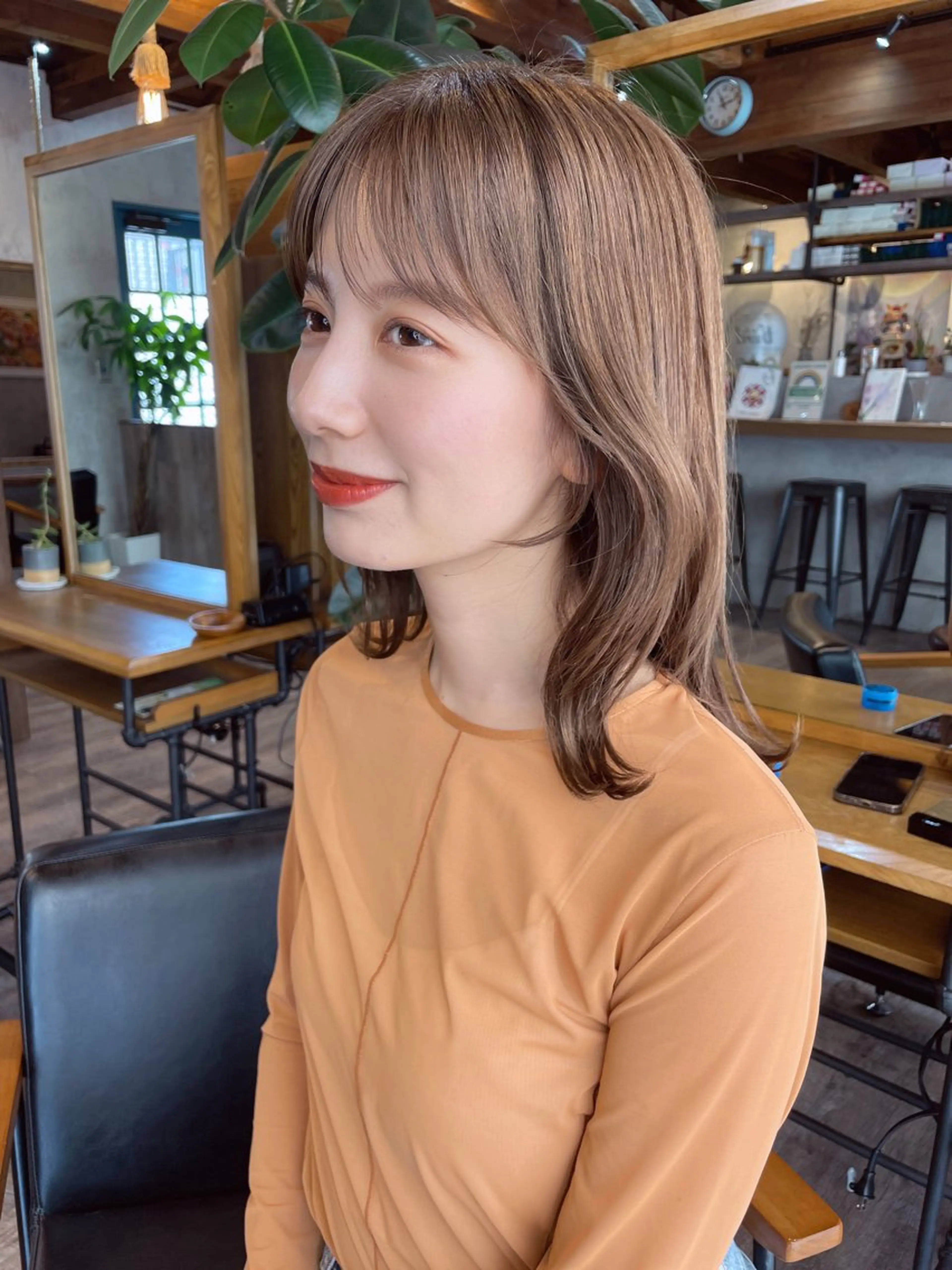 ミディアム カラー カット ヘアカラー 結べるレイヤーボブ くびれLady表参道のヘアスタイル