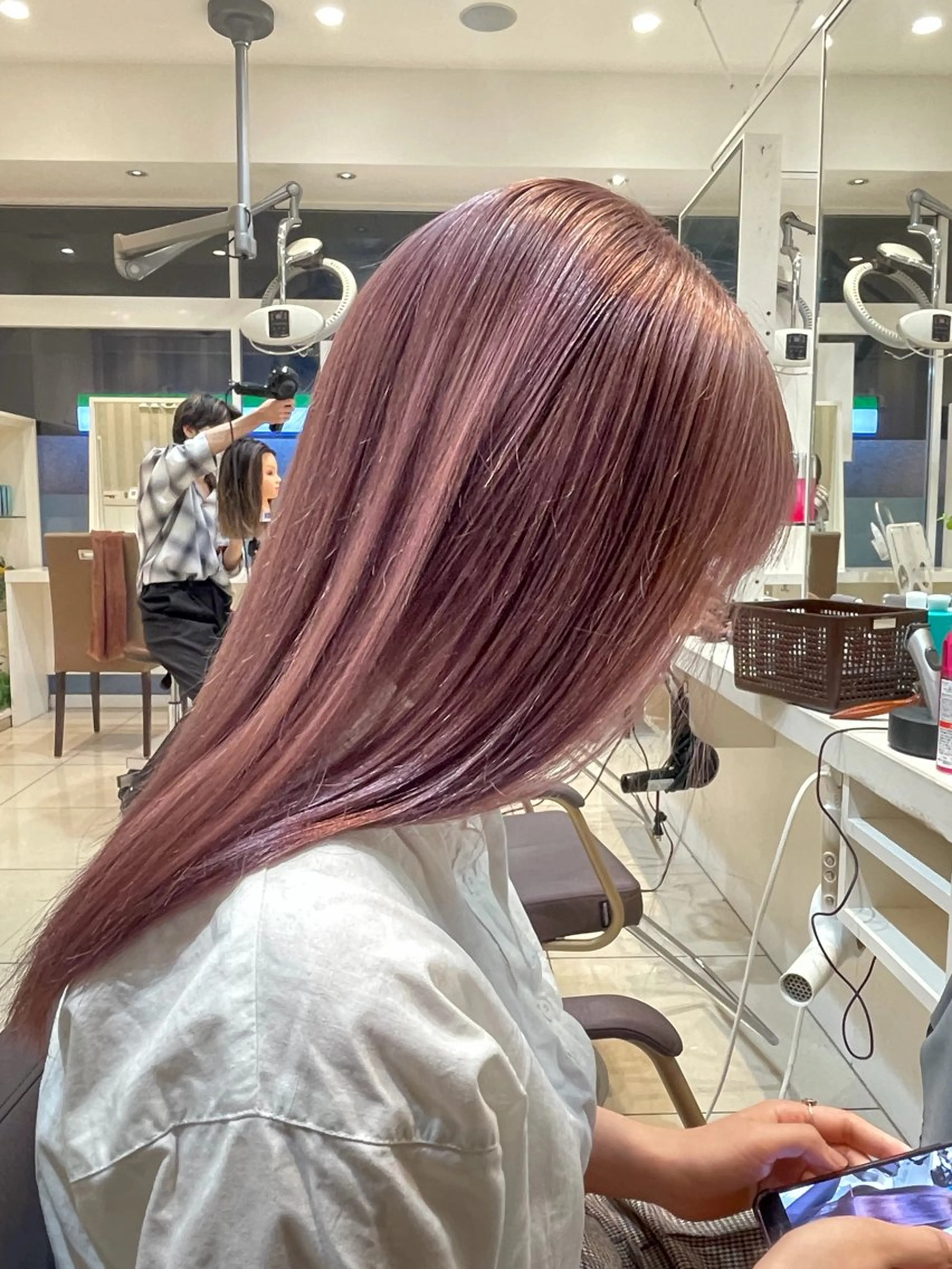 ロング カラー ベージュカラー ピンクカラー ピンクベージュ カット ヘアカラー トリートメント 《ブリーチ/赤み消し /髪質改善》若松良樹のヘアスタイル
