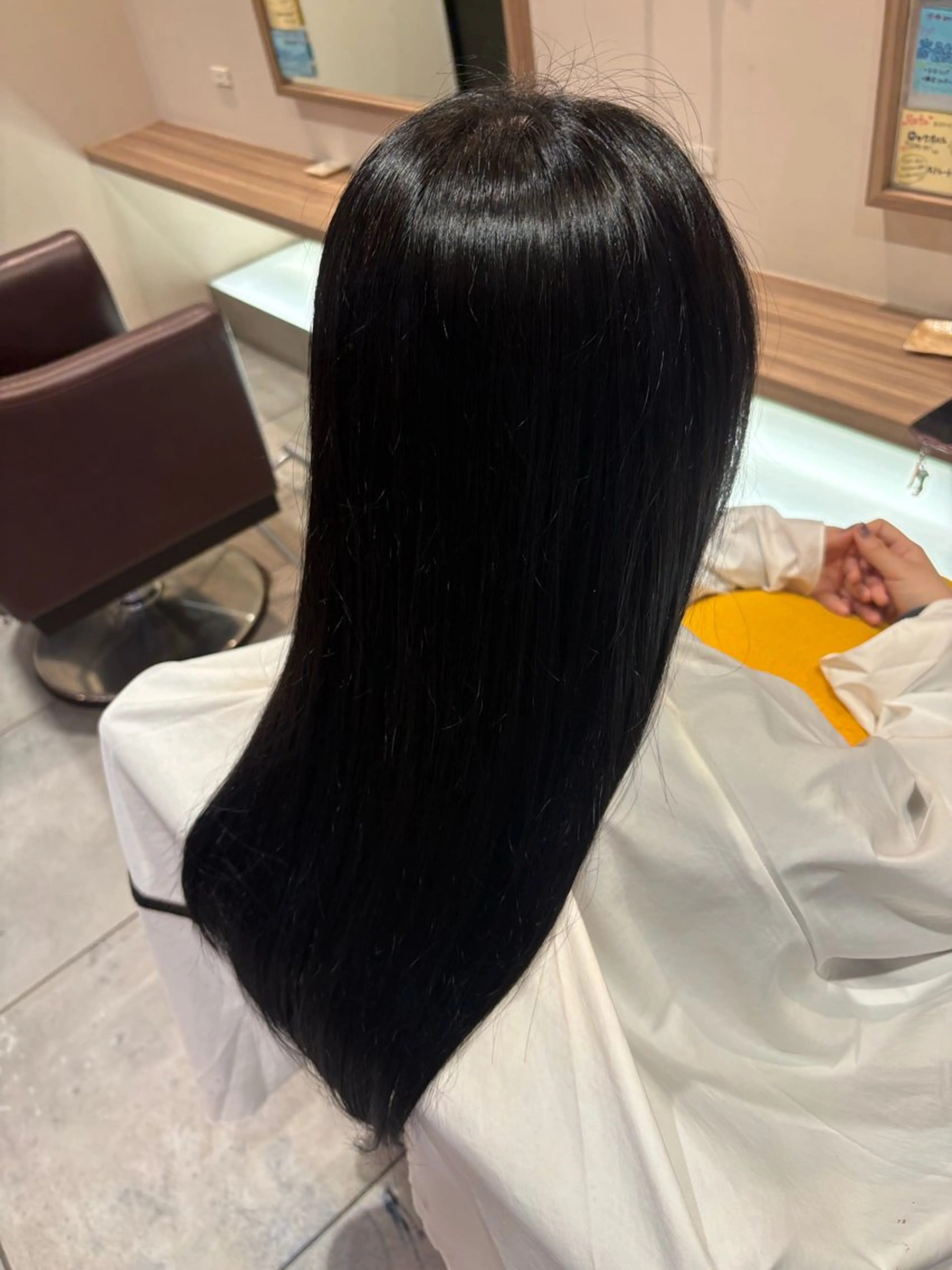 ロング ヘアカラー 吉川 莉央のヘアスタイル