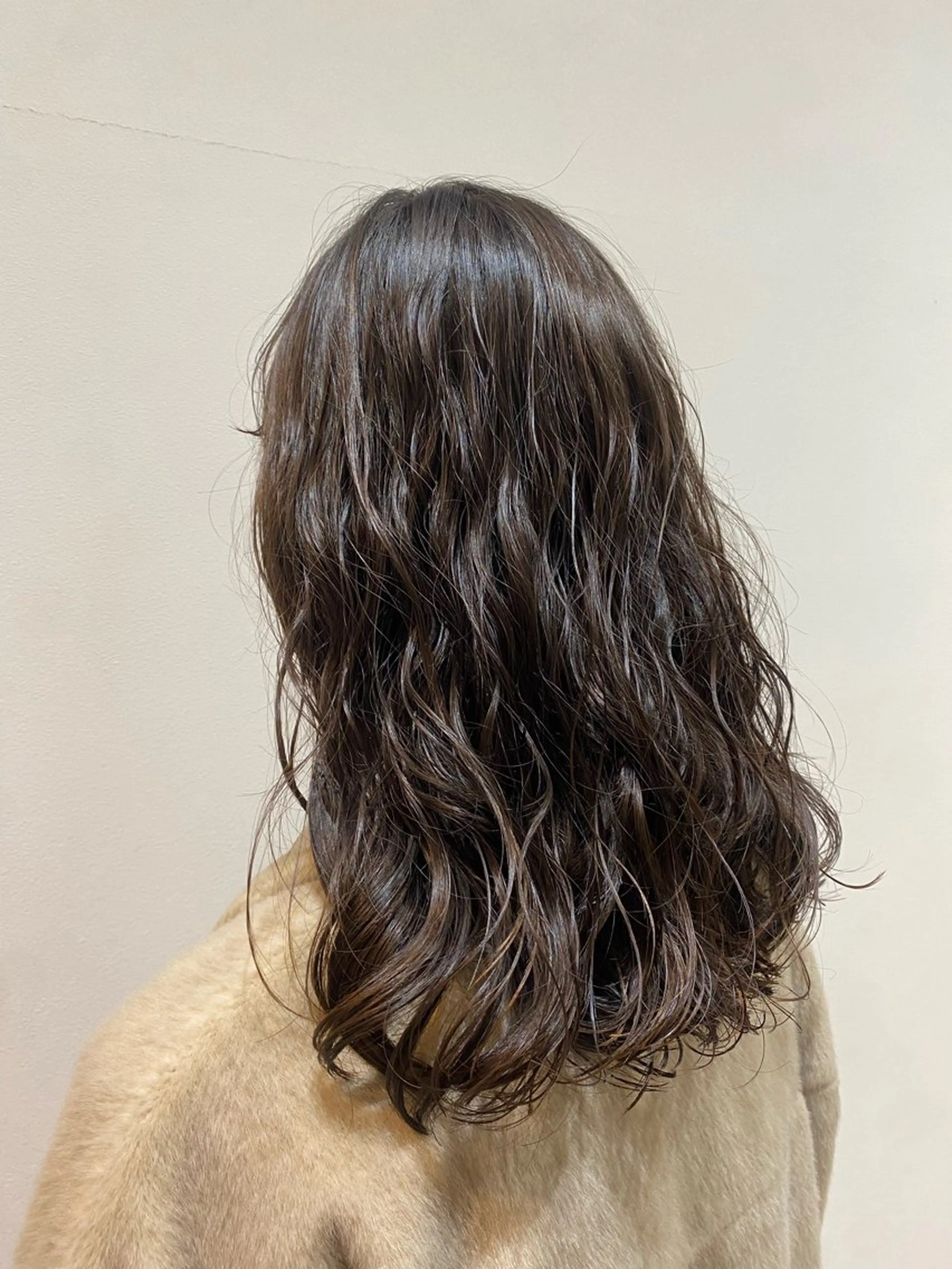 セミロング カラー パーマ セミロングパーマ カット パーマ トリートメント ♡オシャ髪♡AI ✂️newi町田のヘアスタイル