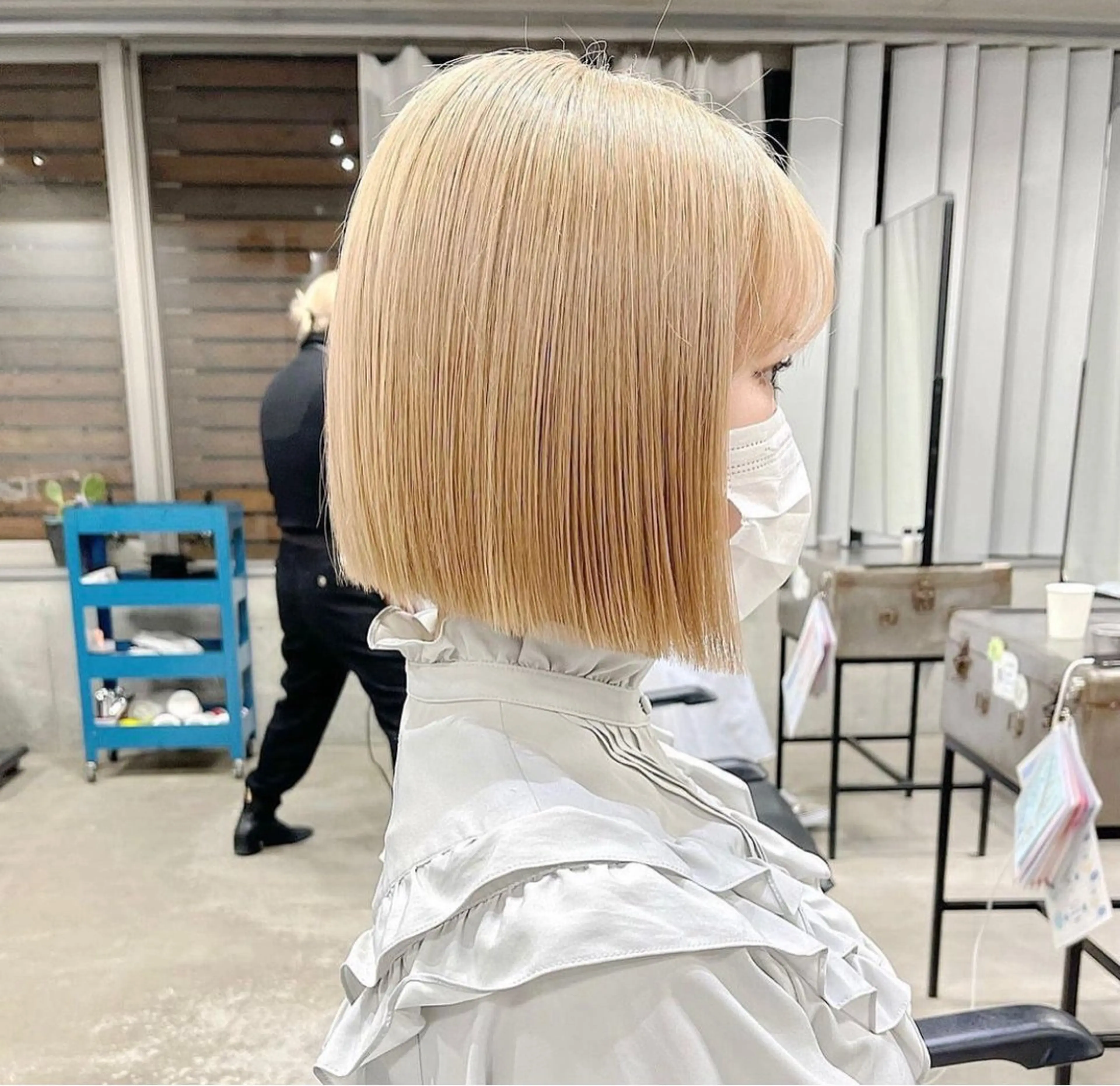 ショート カラー ブリーチ ヘアカラー 韓国ボブ/ハッシュ カットKIRAのヘアスタイル