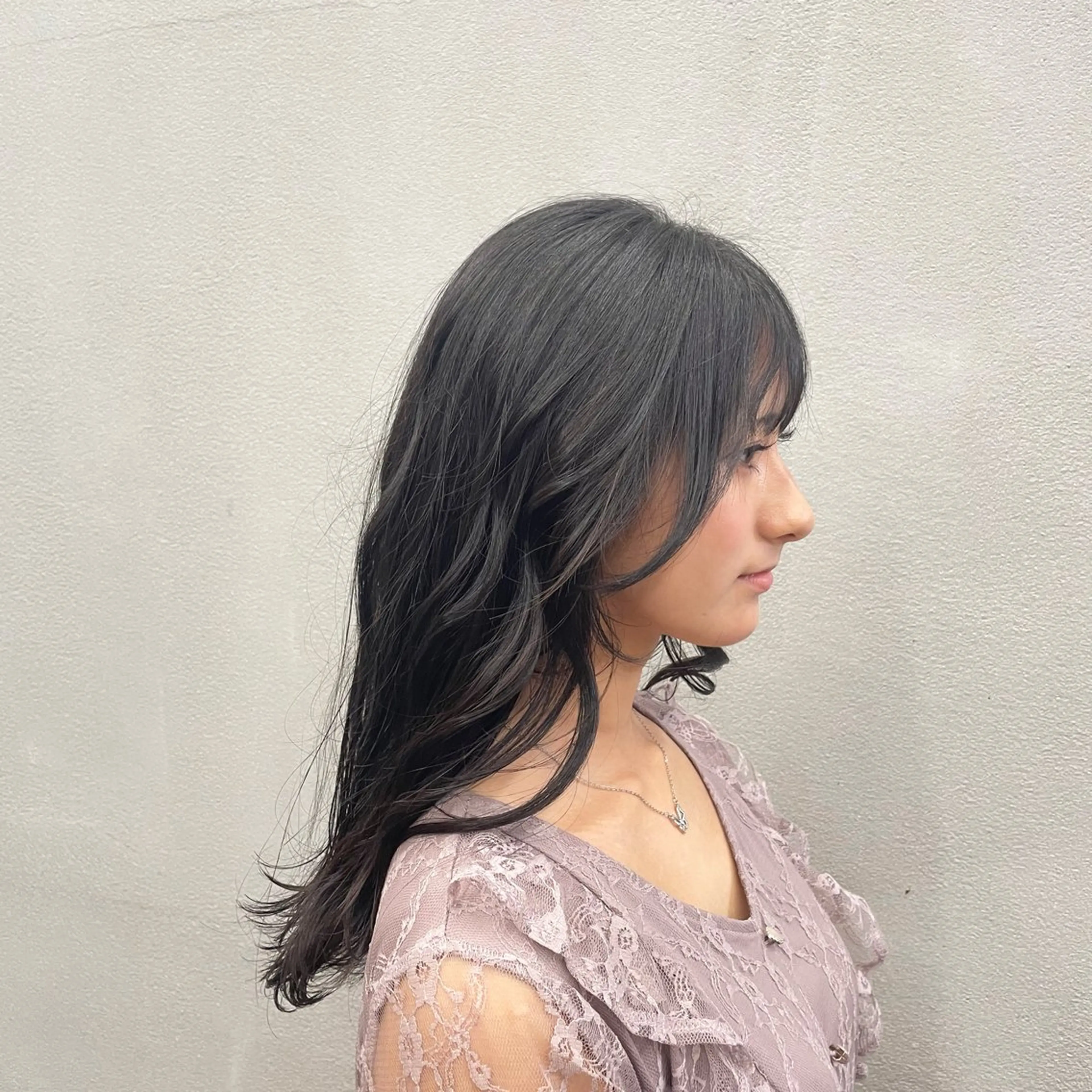 ミディアム mono / Manatoのヘアスタイル