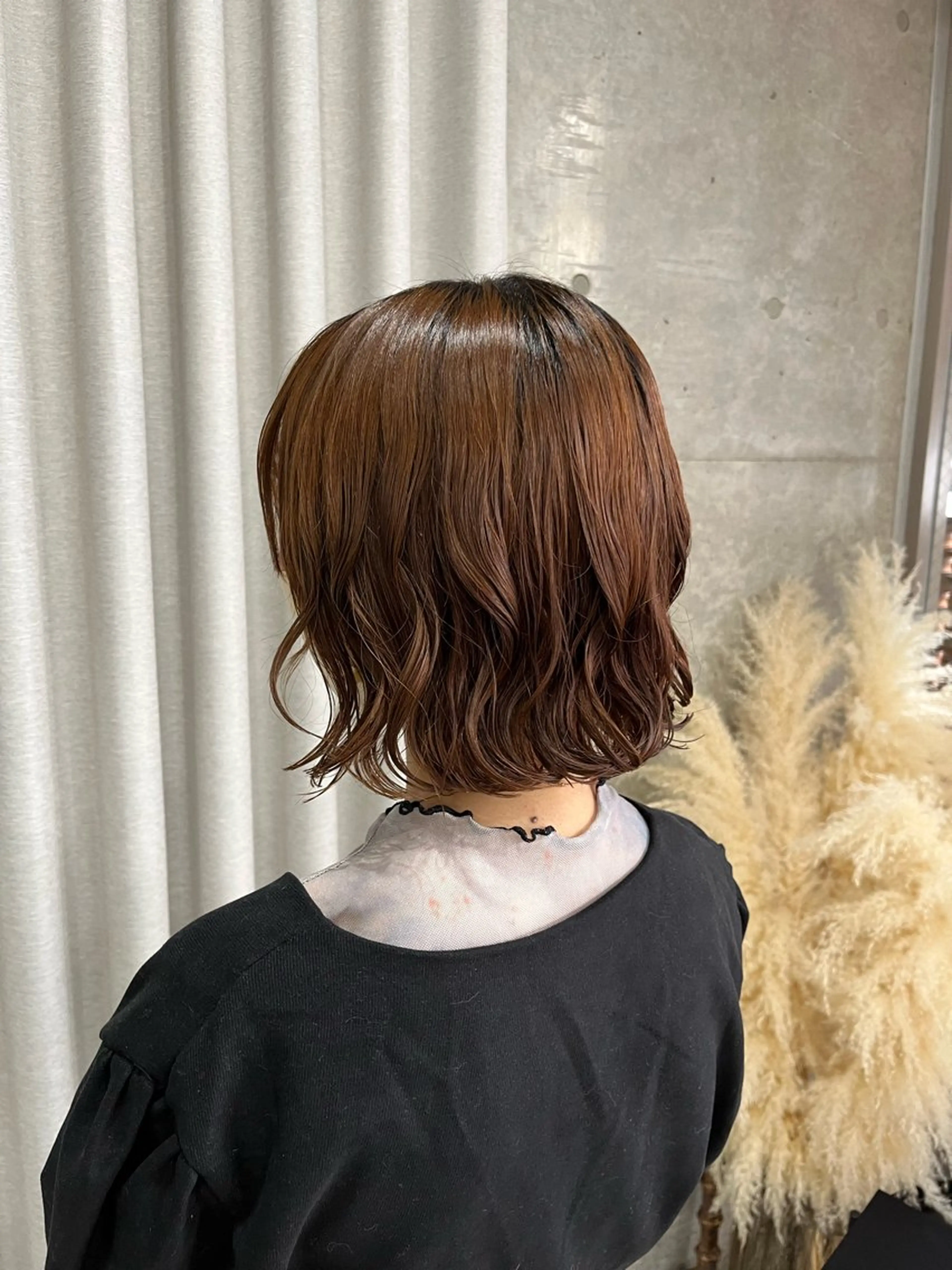 ミディアム パーマ ミディアムパーマ デジタルパーマ 曲がる縮毛矯正 センターパートのヘアスタイル