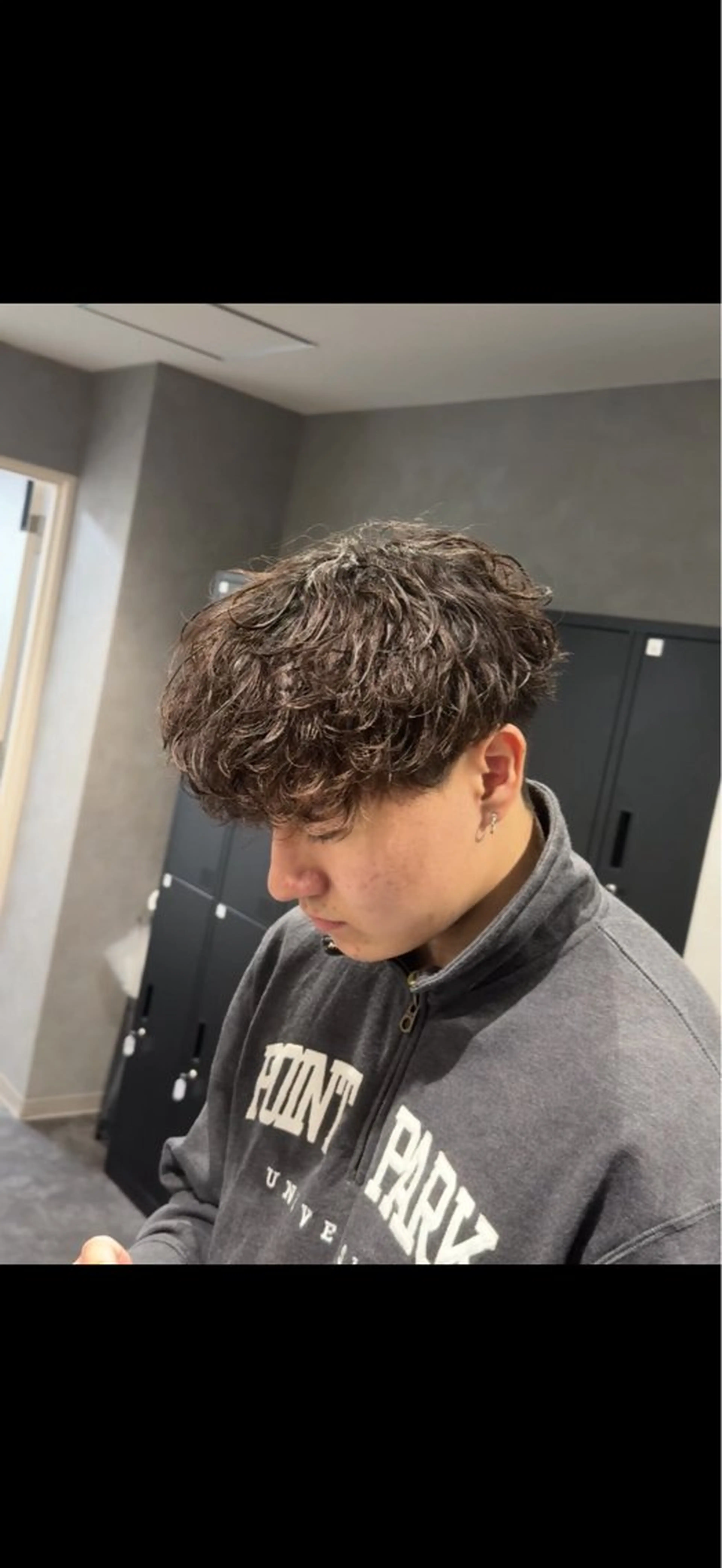 ミディアム パーマ メンズ ミディアムパーマ メンズパーマ カット パーマ メンズパーマ特化 美容師kouyaのヘアスタイル