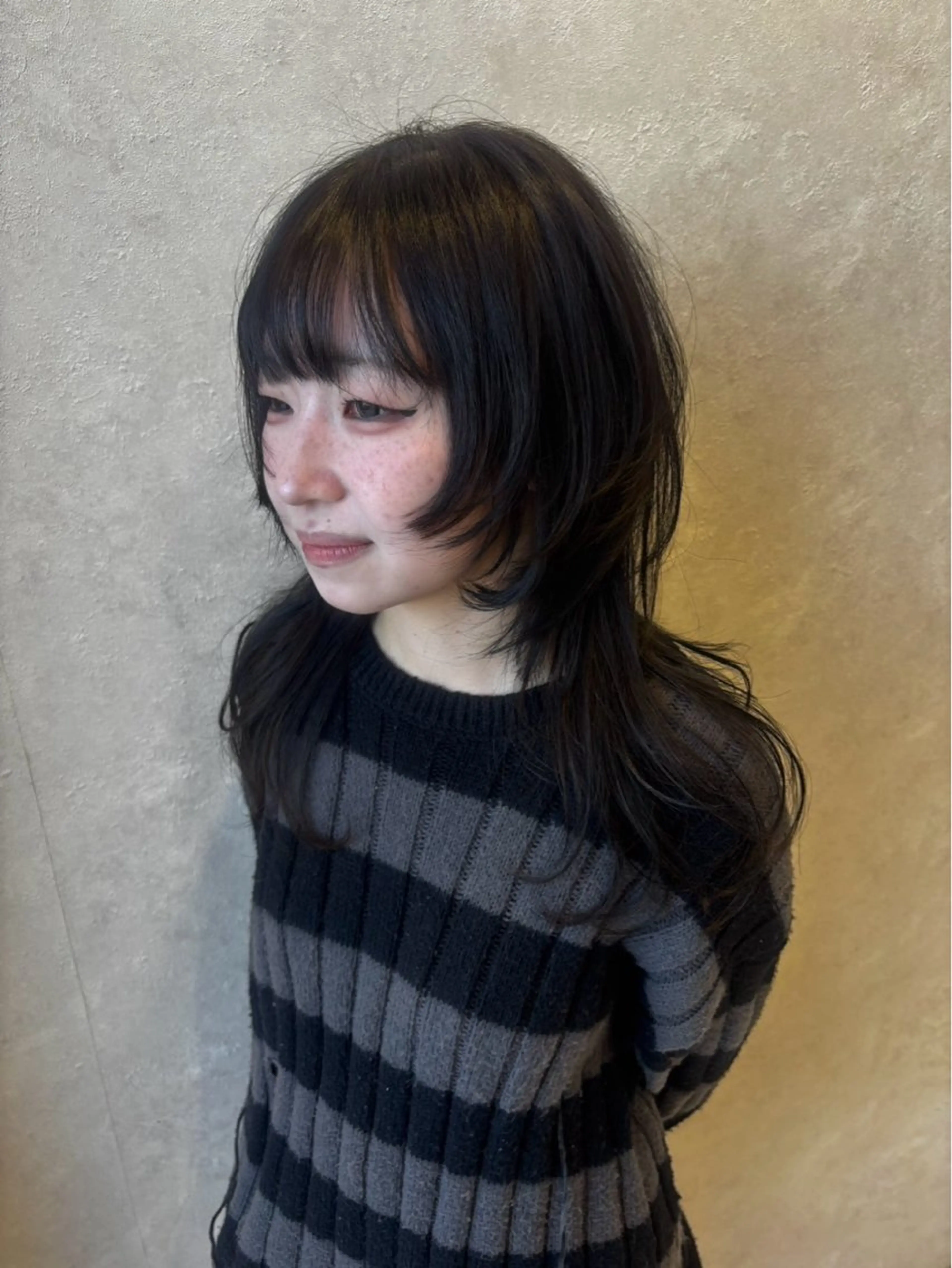 ミディアム カラー 福冨 由梛のヘアスタイル