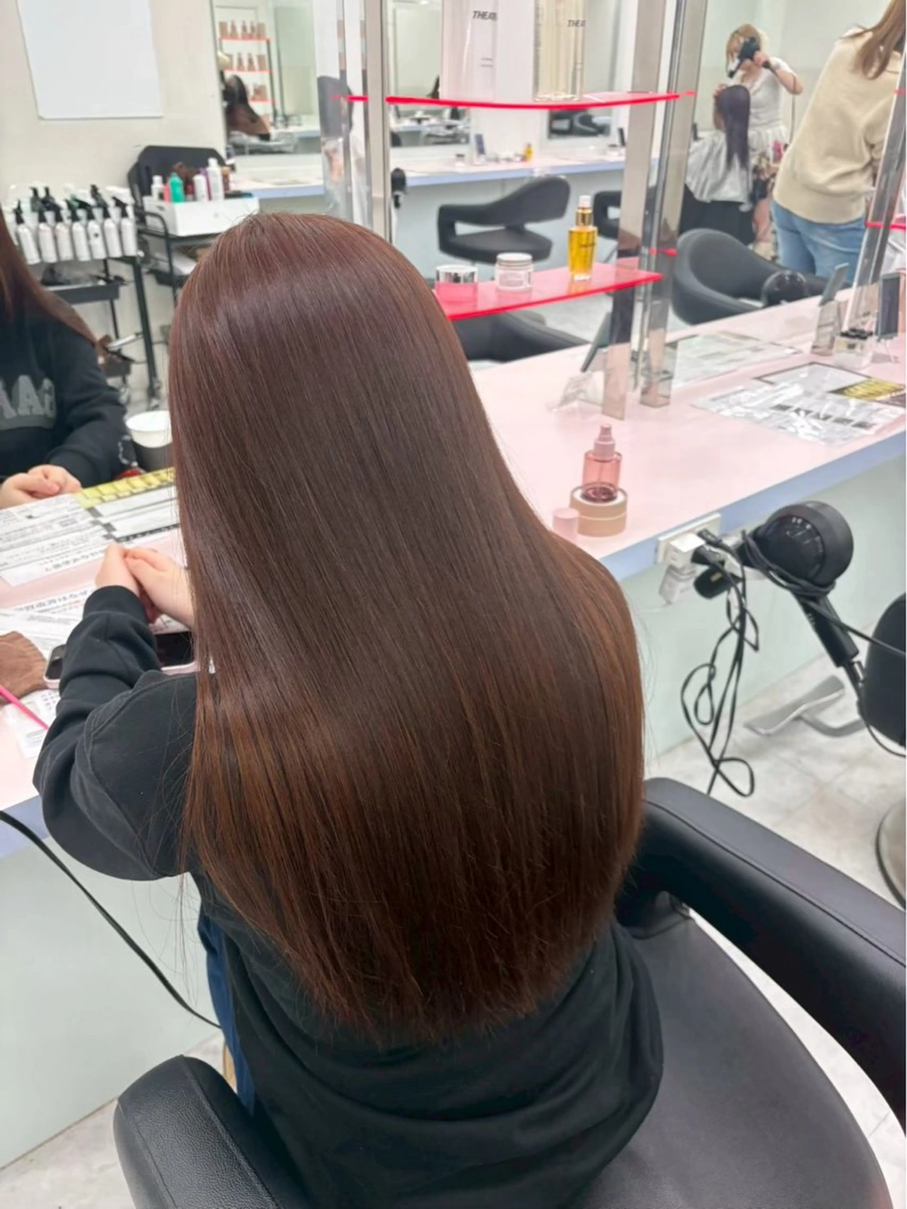 ロング トリートメント 金山 律　暖色系カラーのヘアスタイル
