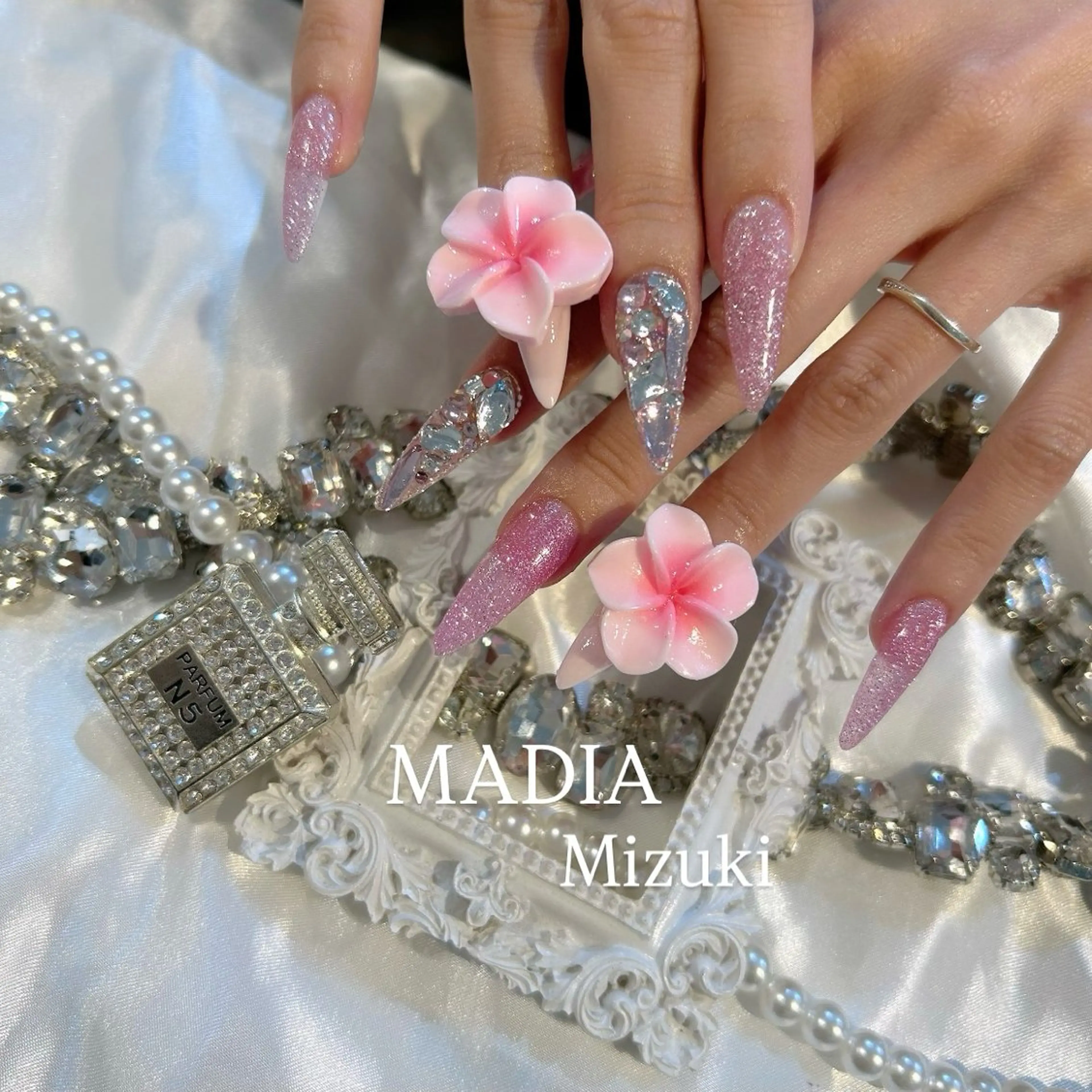 ネイル スカルプネイル Nailsalon MADIA所属・石塚 みずきのネイルデザイン