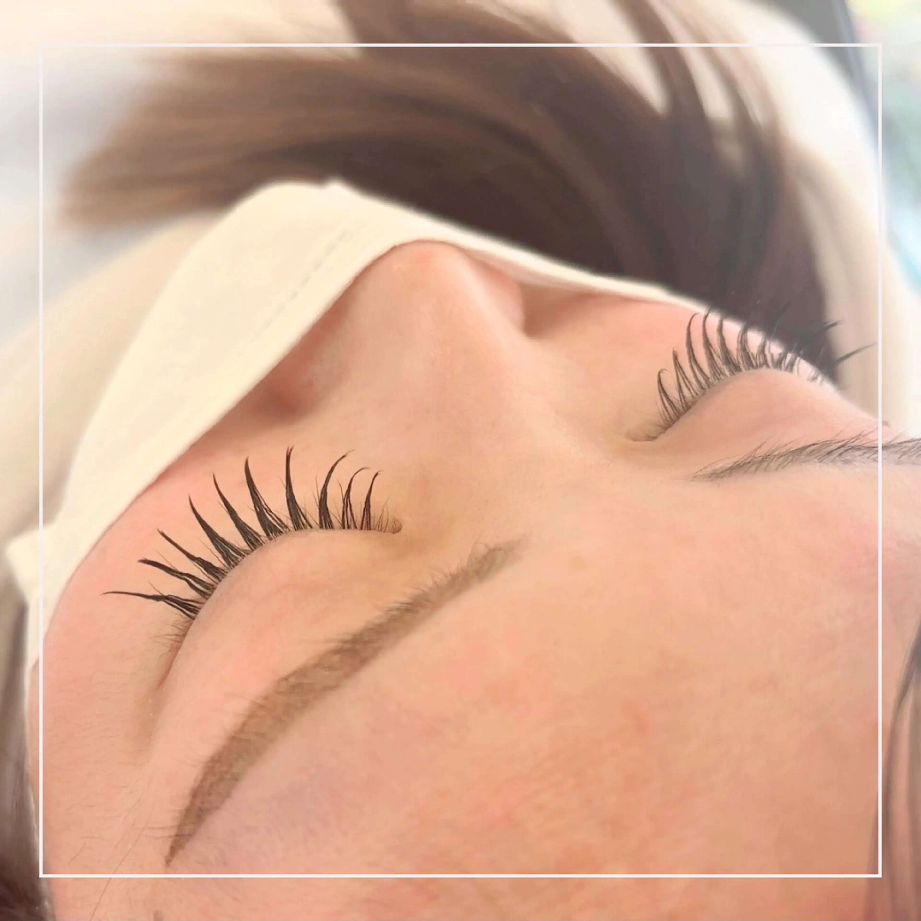 マツエク・マツパ 束感まつ毛 マツエク Neoest Log ＋ bell所属・船曳 鈴菜のヘアスタイル