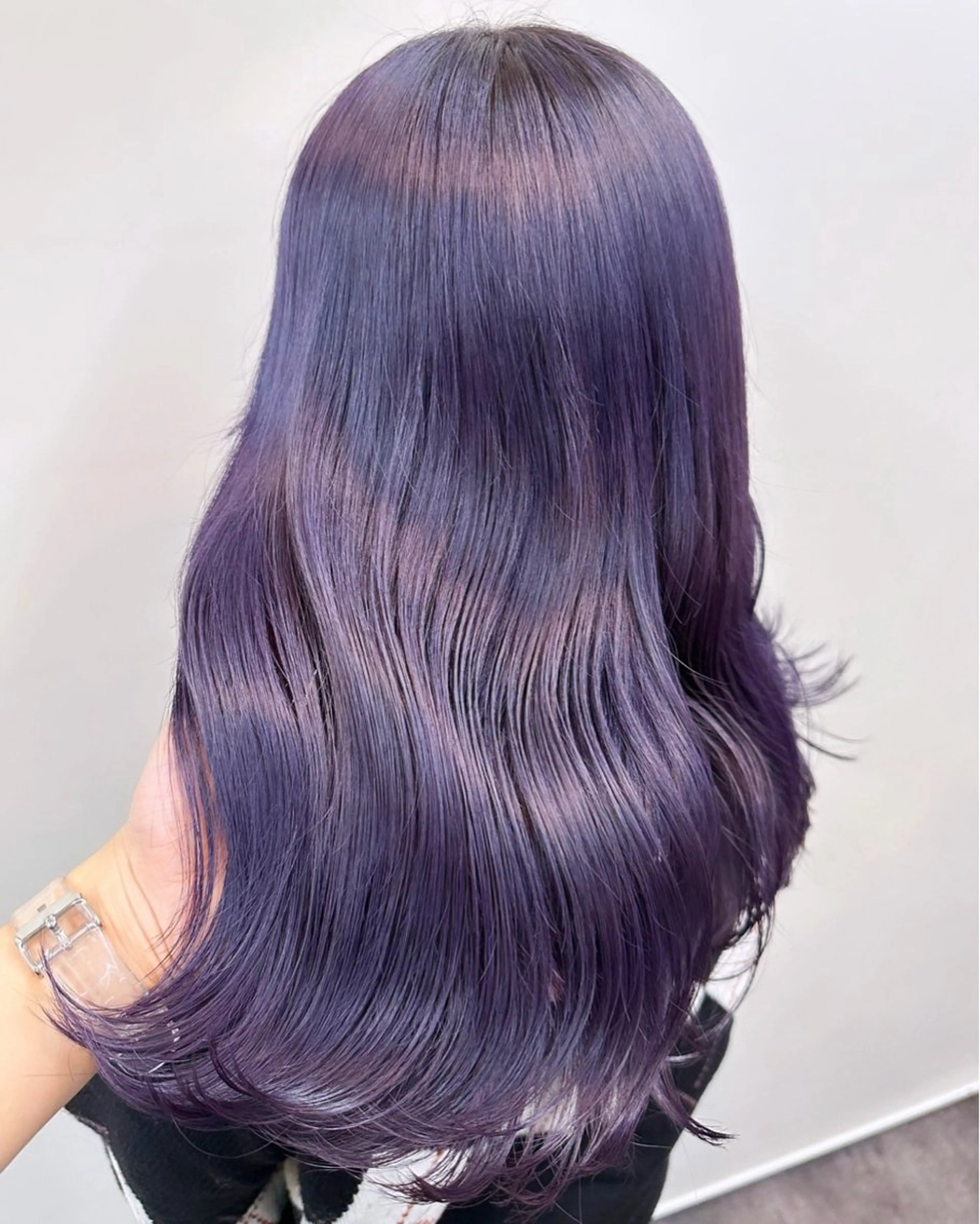 セミロング パープルカラー ヘアカラー 近藤 楓花のヘアスタイル