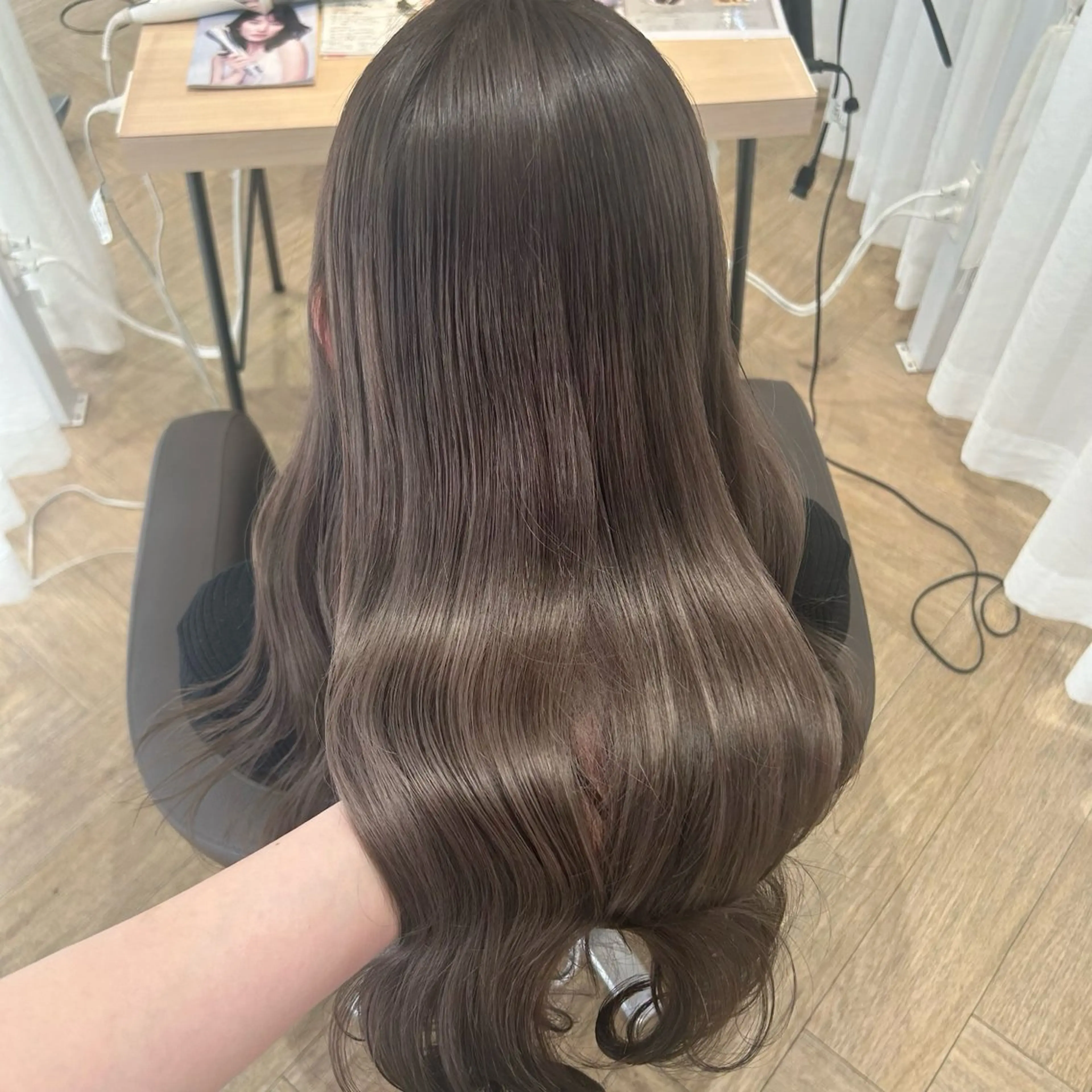 ロング カラー カット ヘアカラー 砂野 真璃奈のヘアスタイル