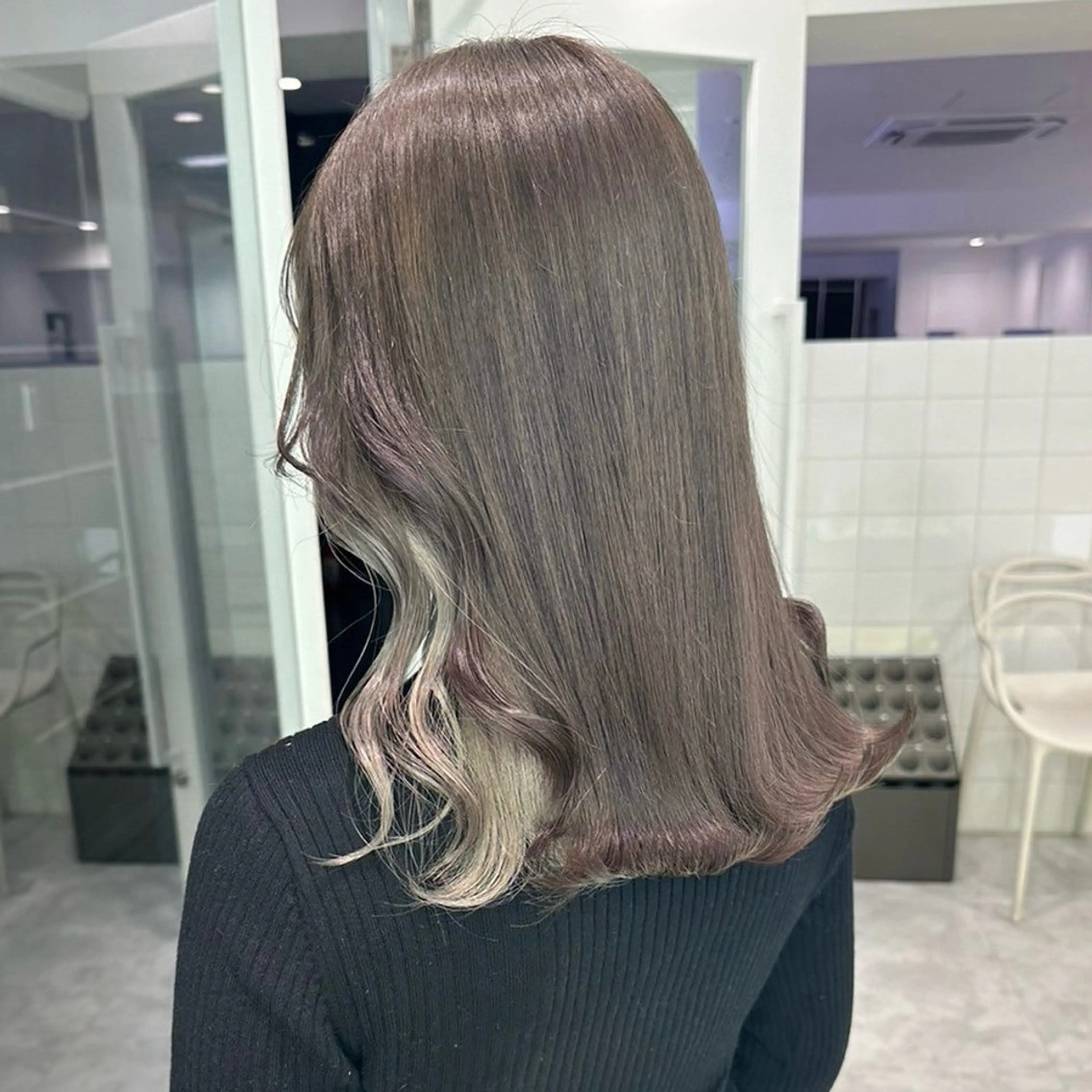 セミロング カラー 韓国風艶髪🎀 暖色カラー🤍のヘアスタイル