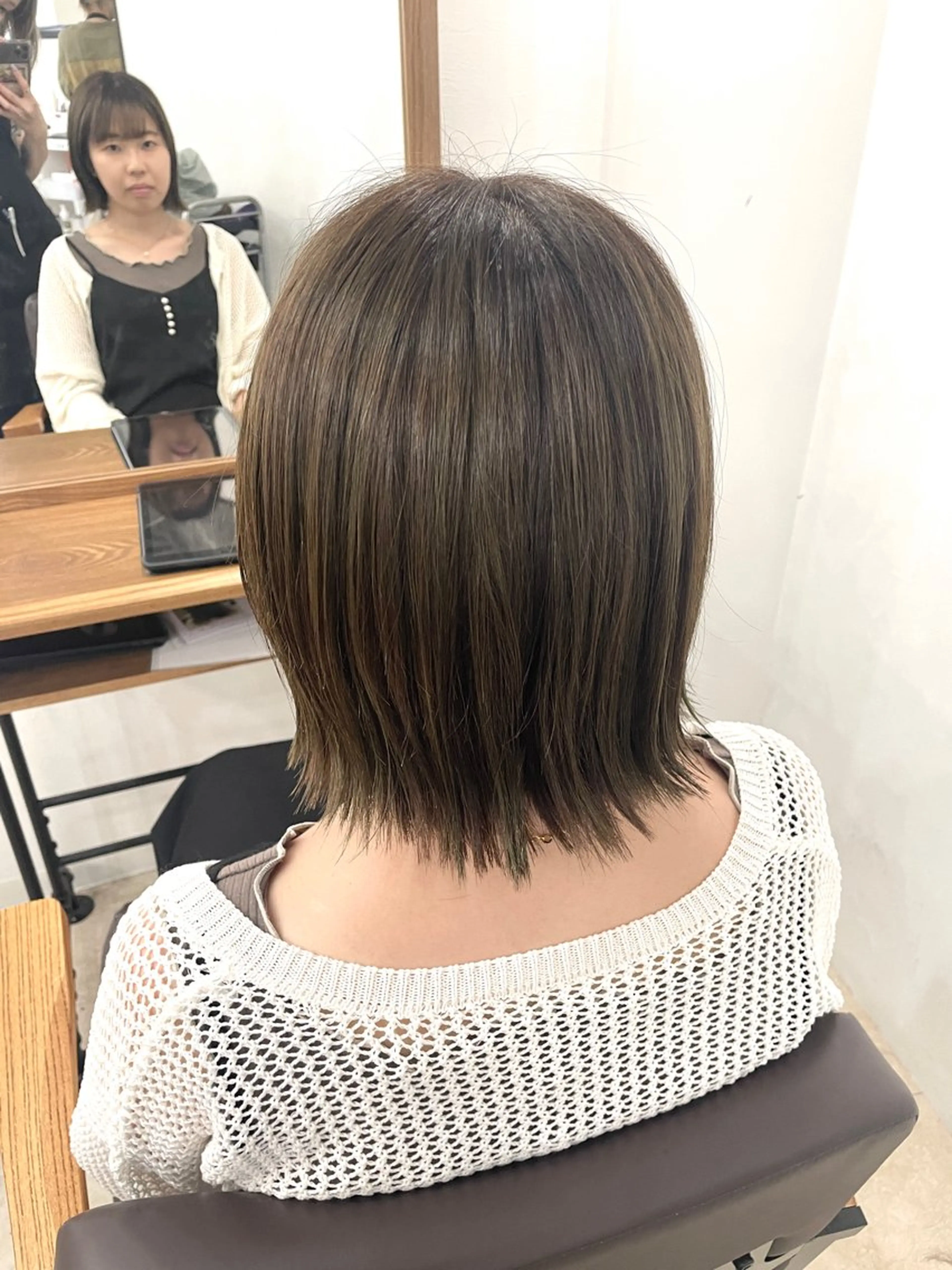 ミディアム カット ヘアカラー トリートメント コトネ🫧 韓国風レイヤーカットのヘアスタイル