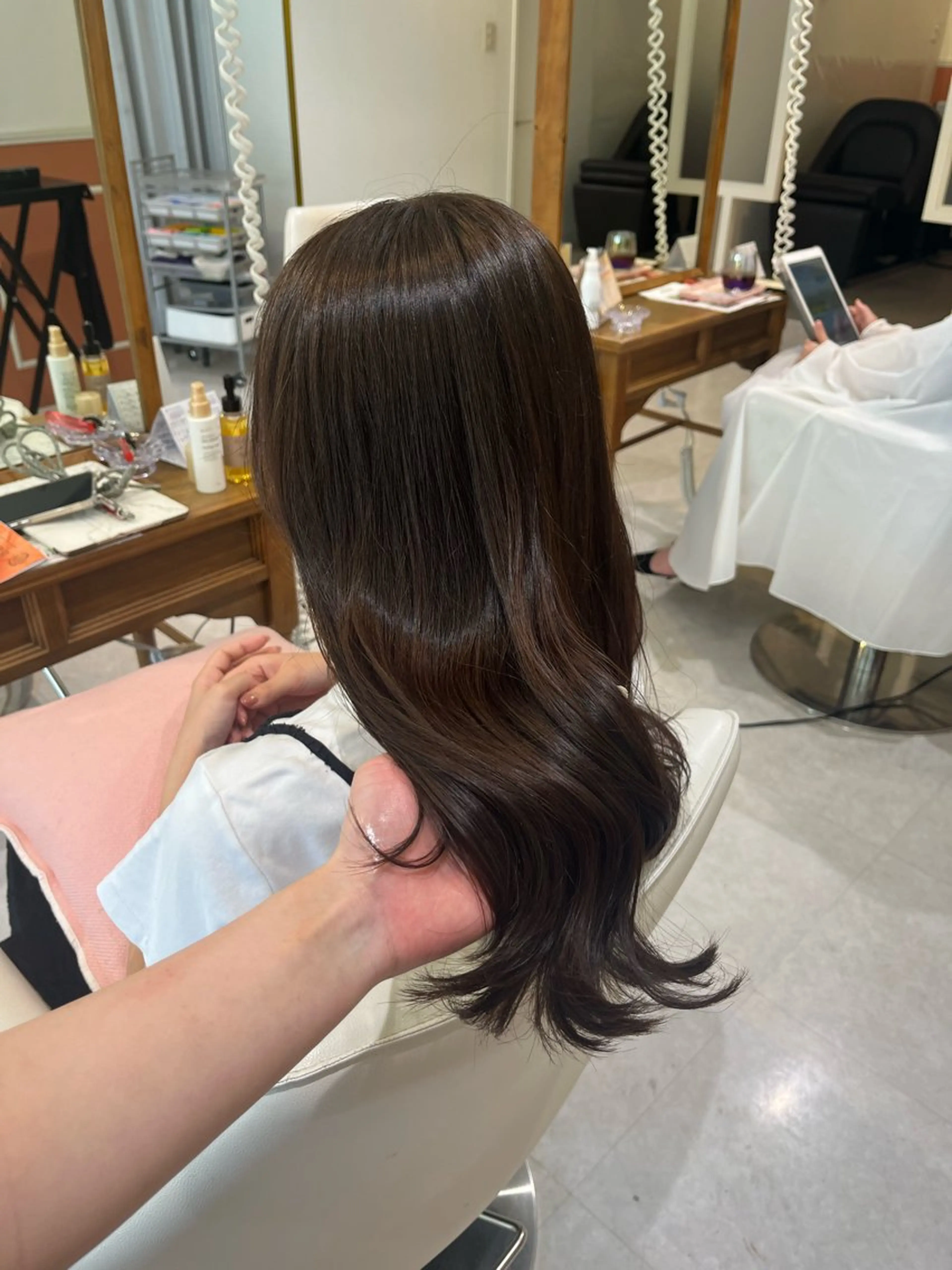 セミロング カット ヘアカラー トリートメント 梛木 唯のヘアスタイル