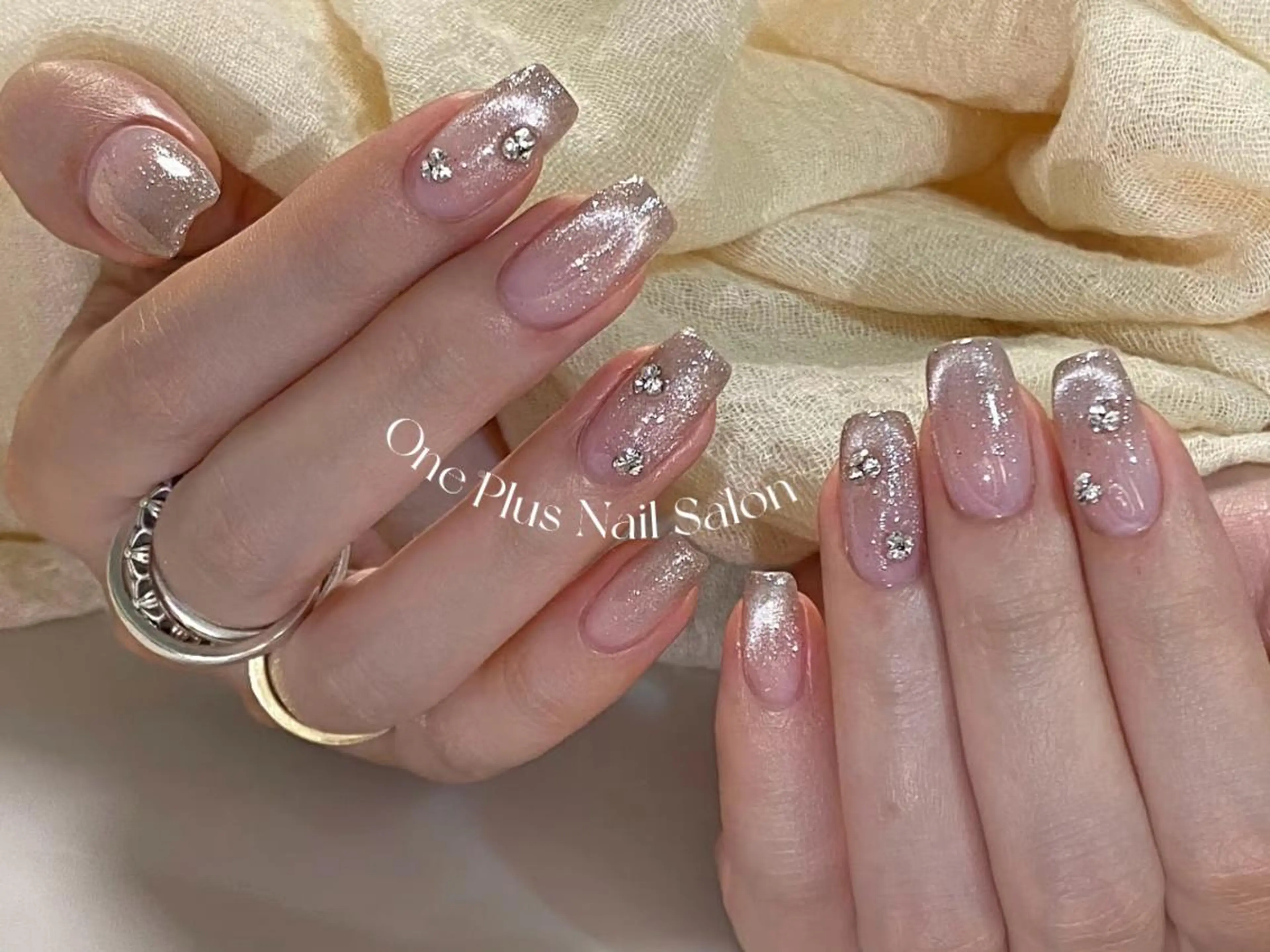 ネイル オーロラネイル 長さ出し フットネイル フレンチネイル ジェルネイル One Plus Nail Salonのネイルデザイン