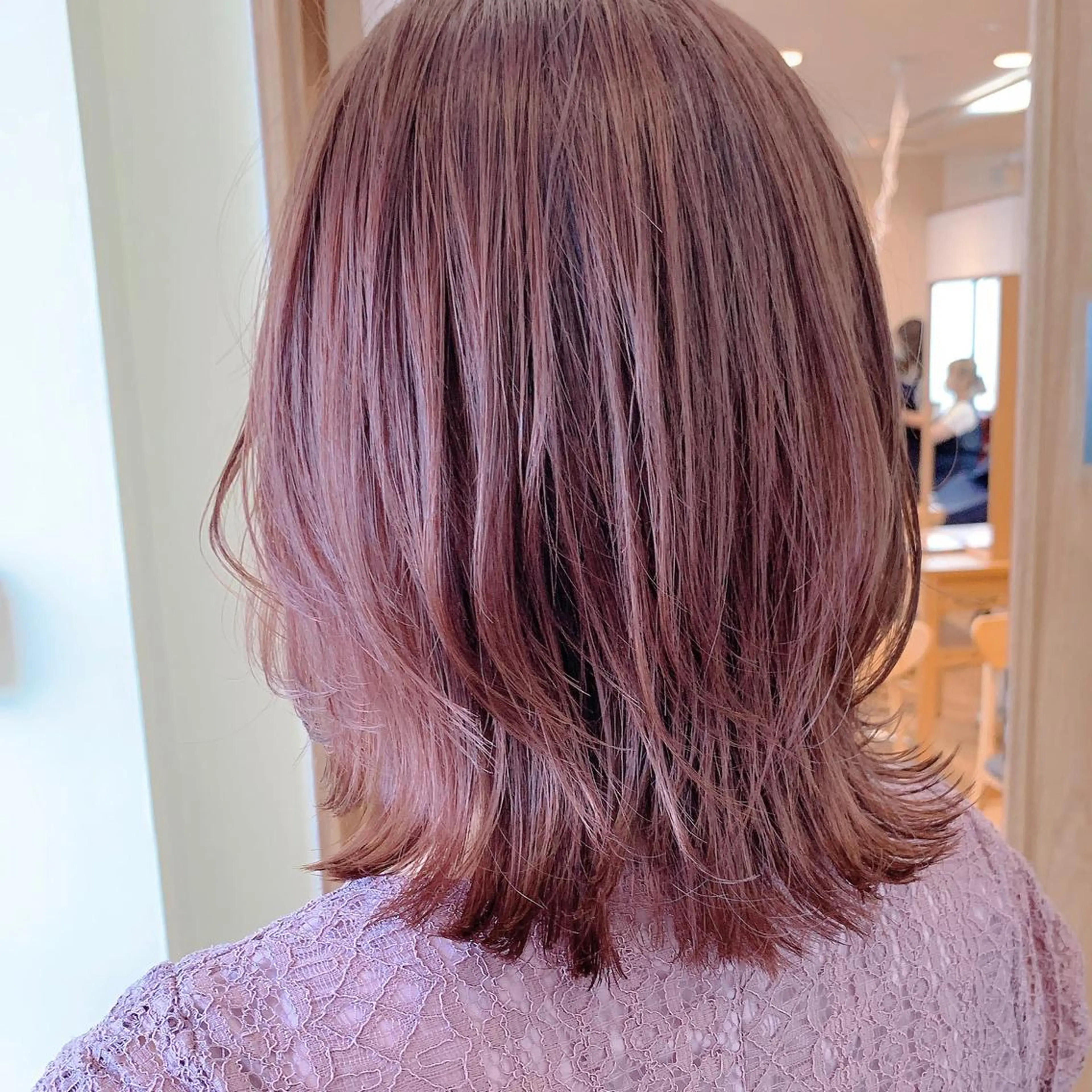 ショート カラー ボブレイヤー ブリーチ ブリーチなしカラー ピンクカラー ローズカラー カット ヘアカラー NUMBER_ ユイナのヘアスタイル