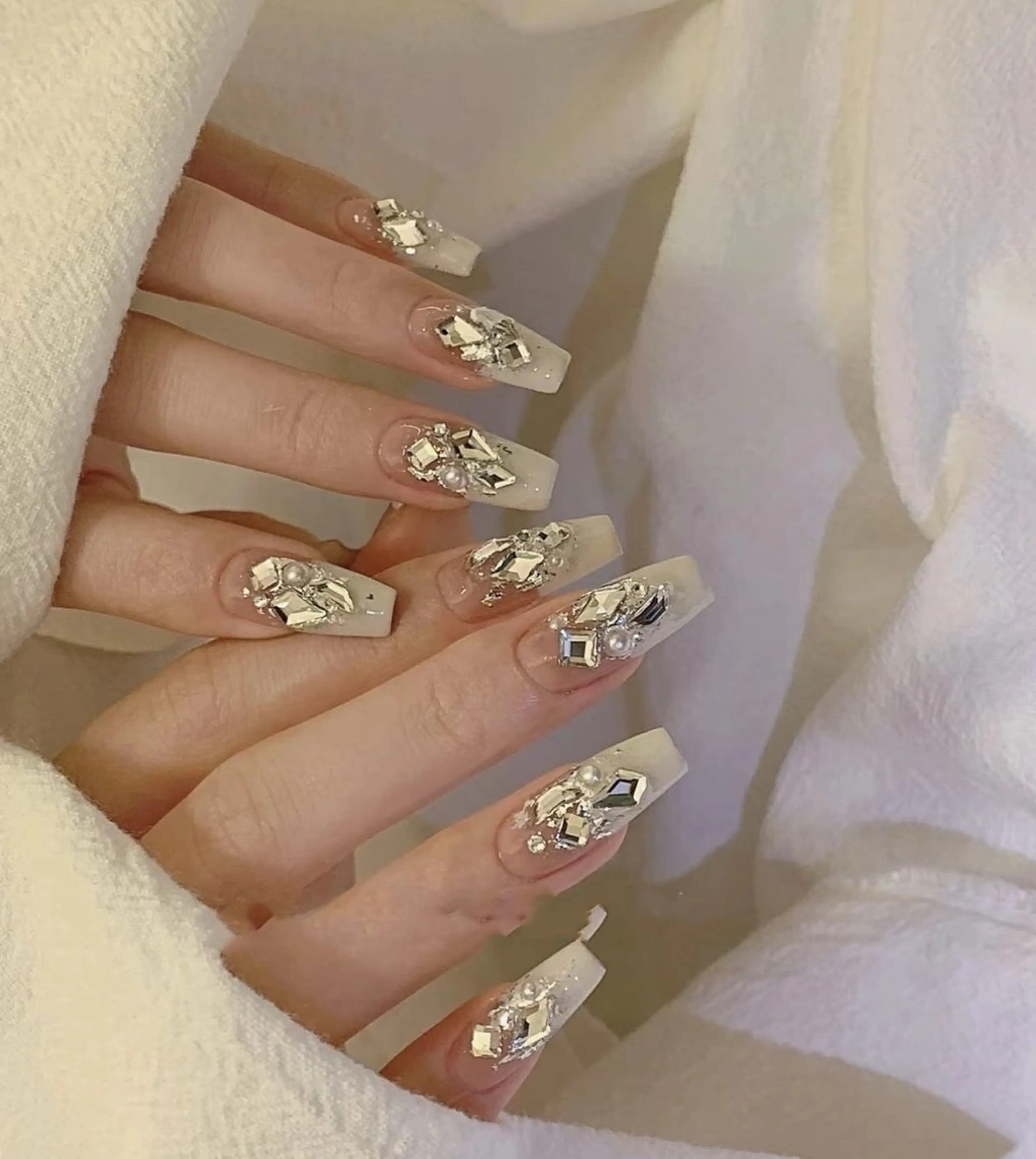 ネイル キラキラネイル 🎀🎀YooLi Nail Salonのネイルデザイン