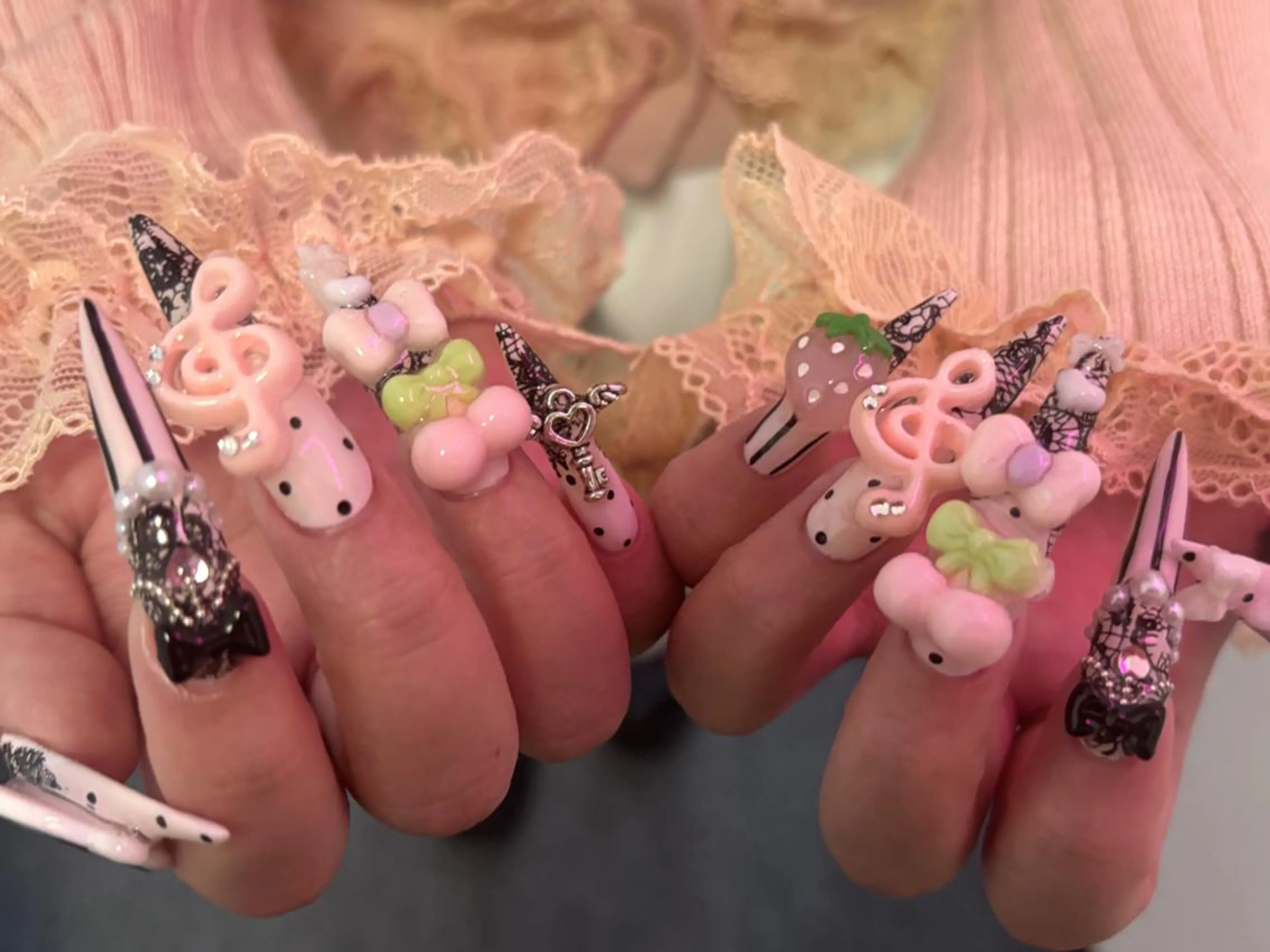 ネイル 長さ出し グラデーション 卒業式 キラキラネイル マグネットネイル アンアンBelle Nail 池袋のネイルデザイン