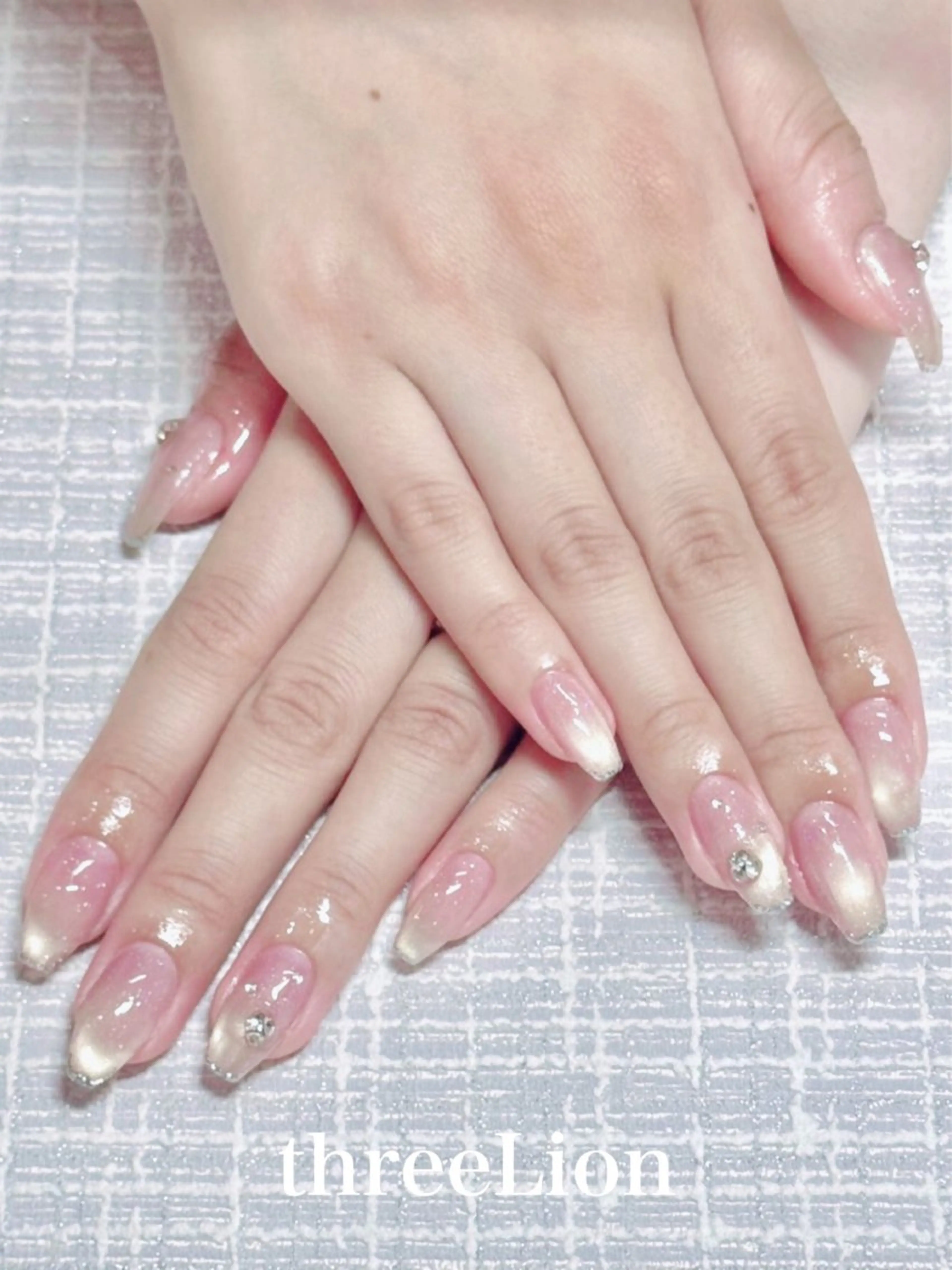 ネイル グラデーション ラメ(グリッター) マグネットネイル オフィスネイル ハンドネイル threeLion ネイル&アイラッシュのネイルデザイン