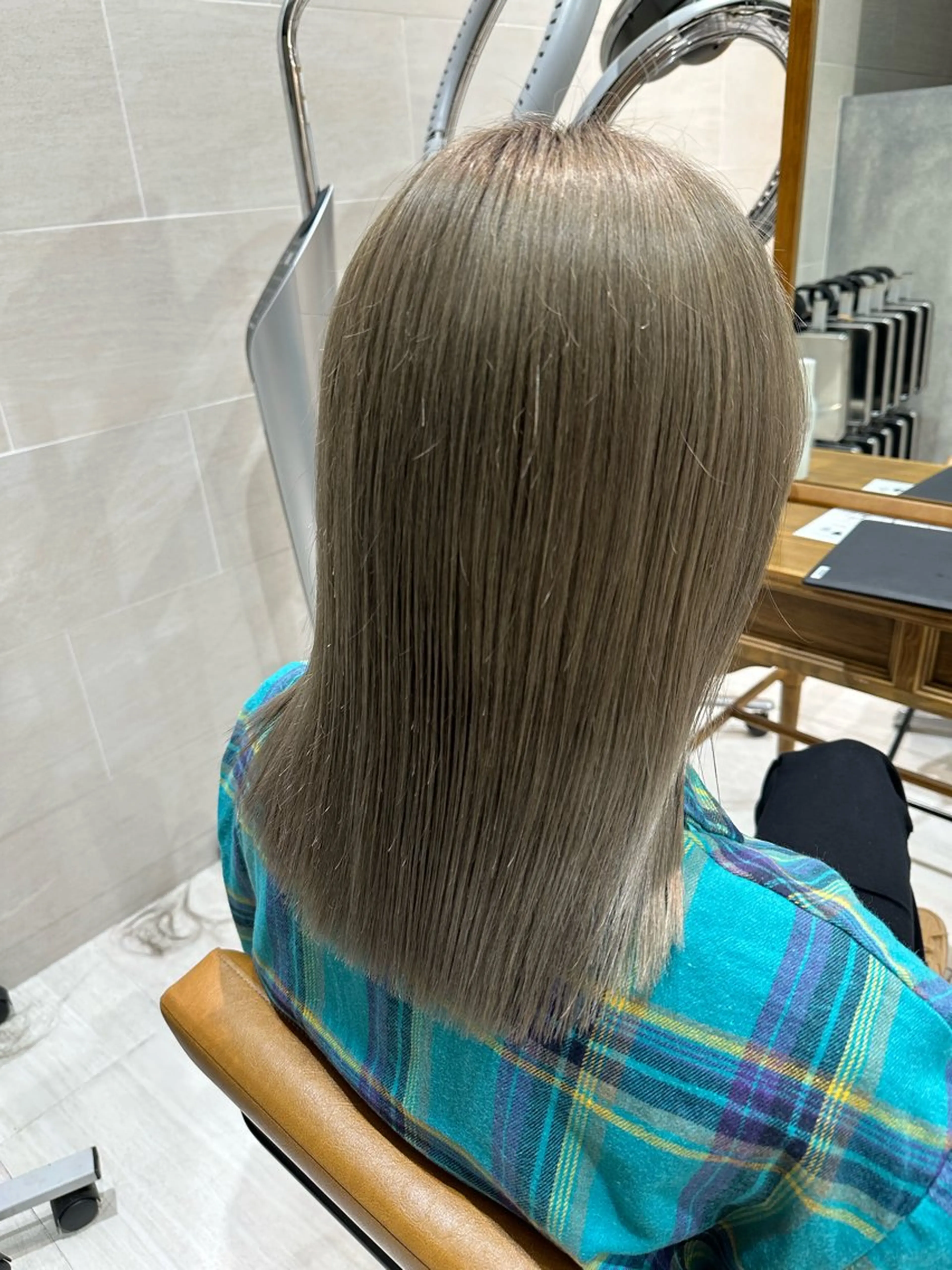 セミロング 顔周りカット レイヤーカット カット トリートメント レイヤー/流行りヘア 🤲MIREI🤲のヘアスタイル