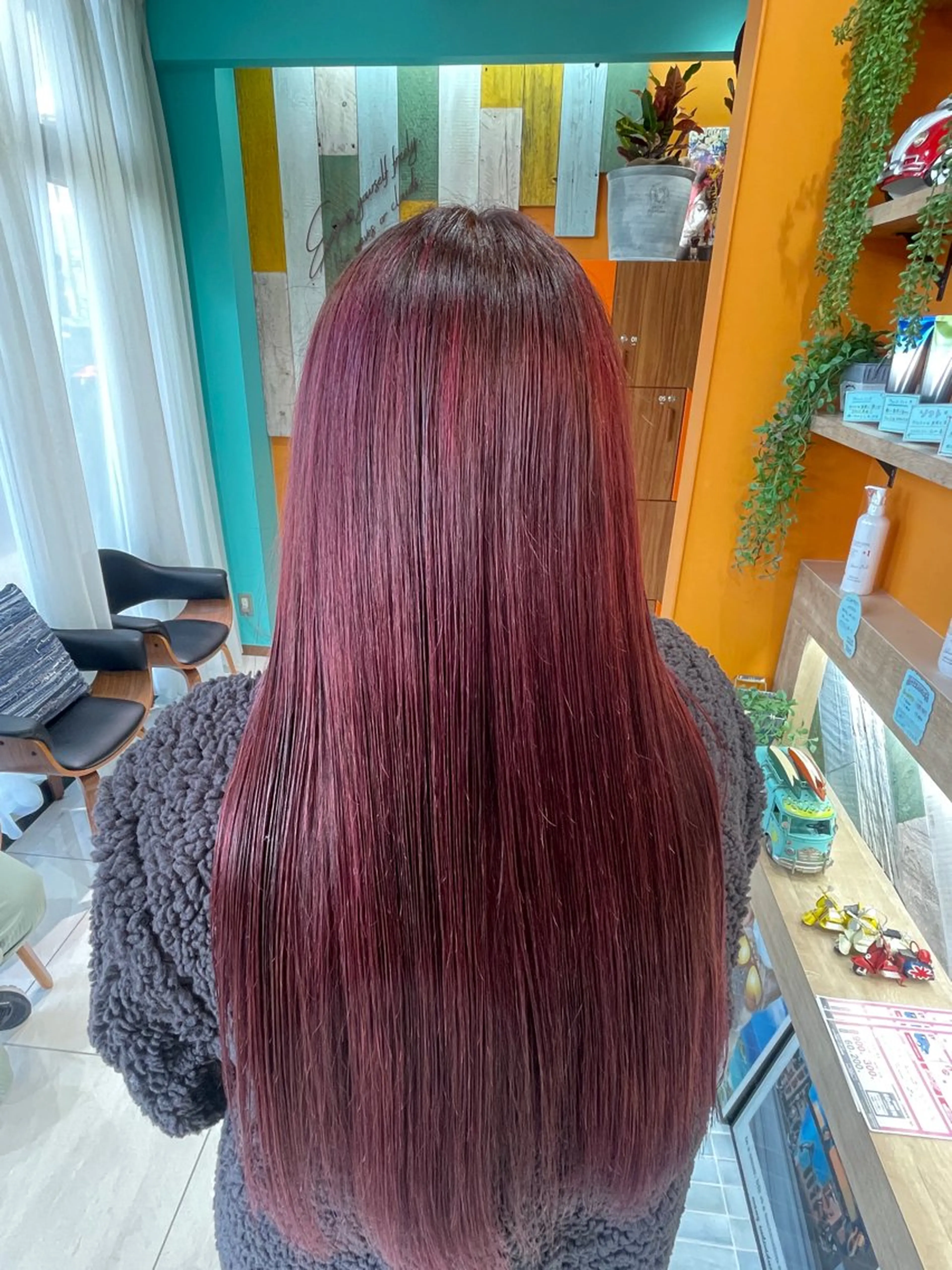 ロング カラー レッドカラー カジタ ナミのヘアスタイル