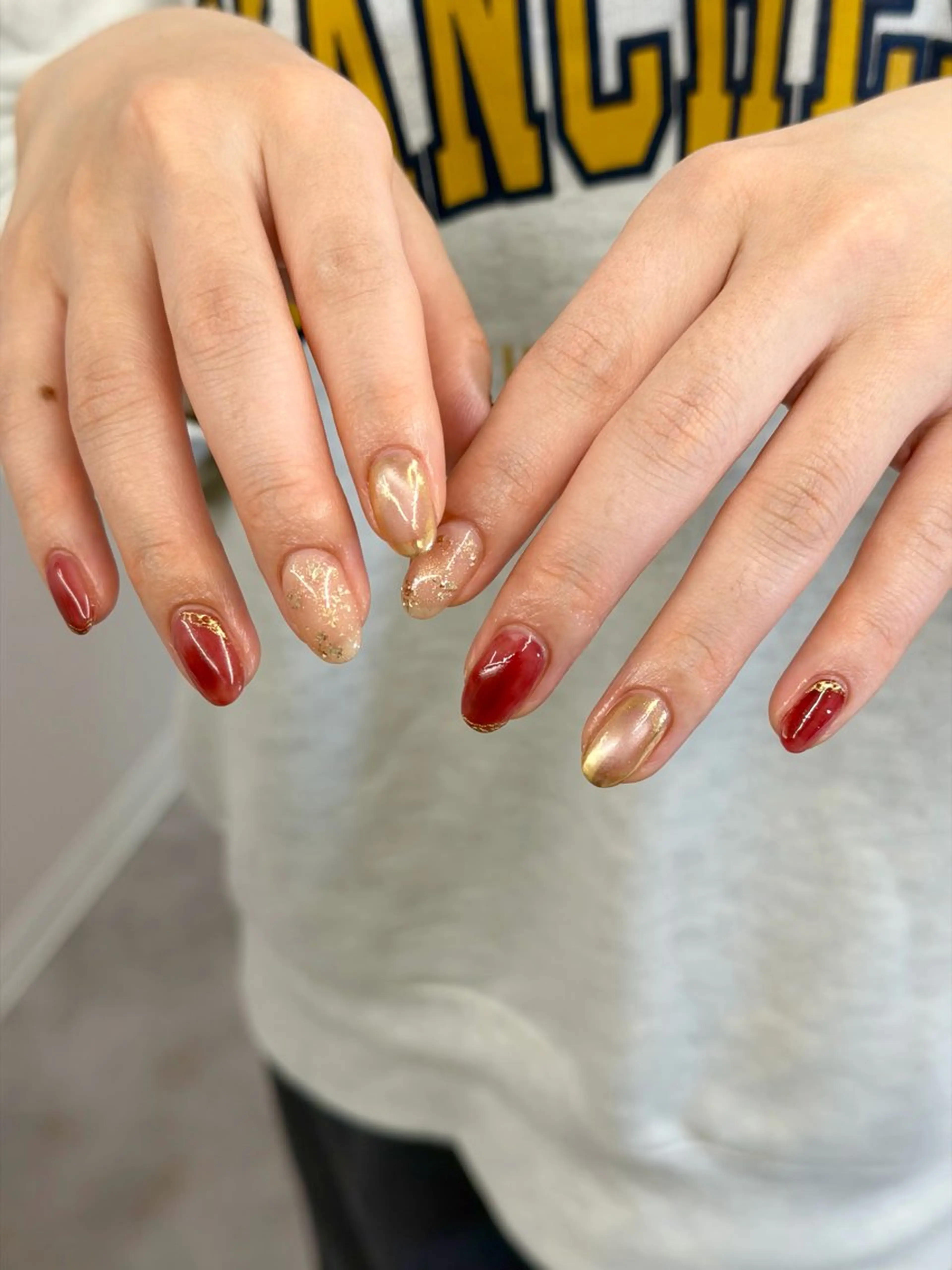 ネイル ボルドー ジェルネイル ゴールド マグネットネイル ミラーネイル ハンドネイル ハンドケア Bana_ Nailのネイルデザイン