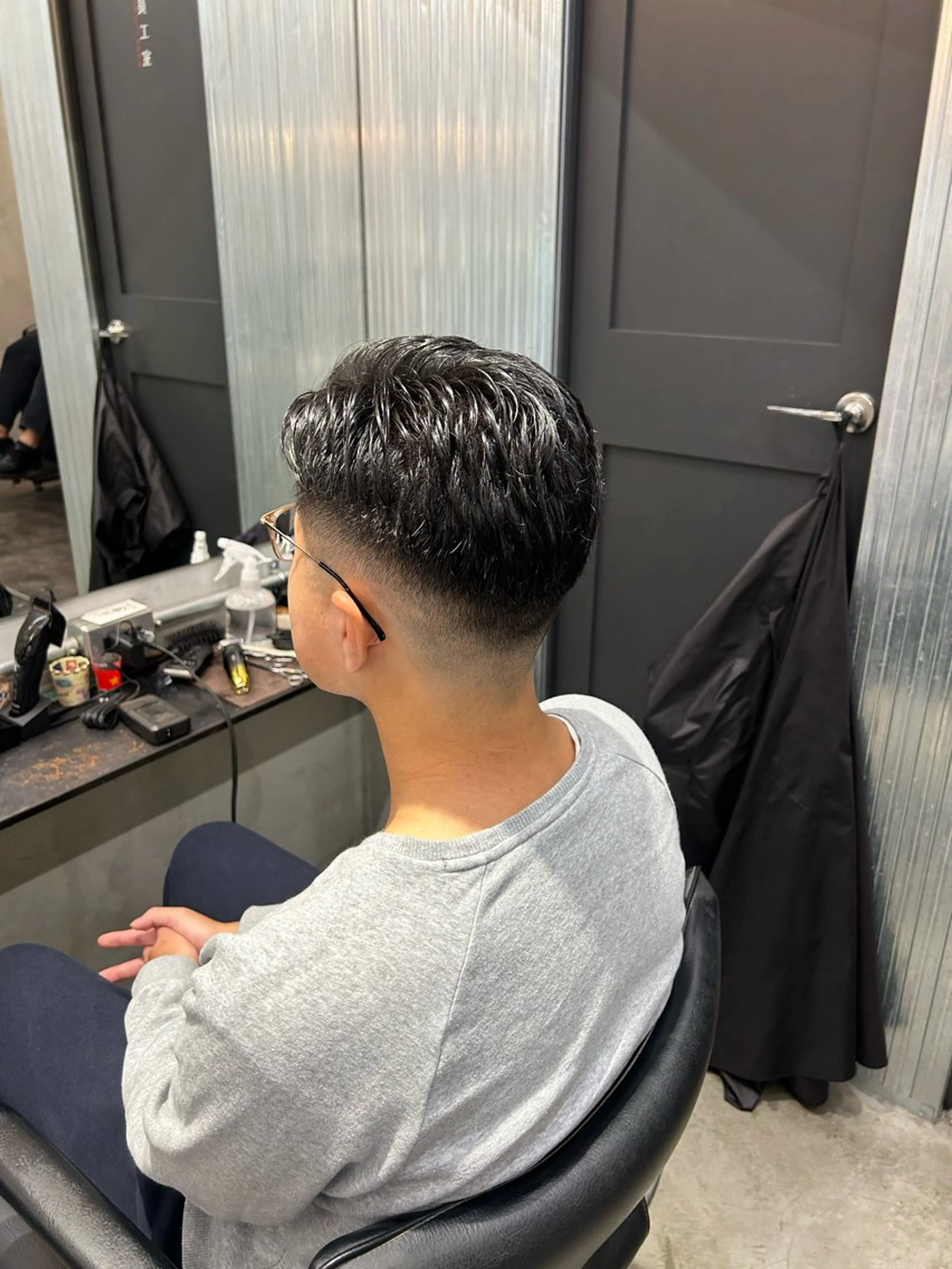 ショート メンズ フェードカット カット パーマ 【明大前フェード/ メンズパーマ/岳】のヘアスタイル