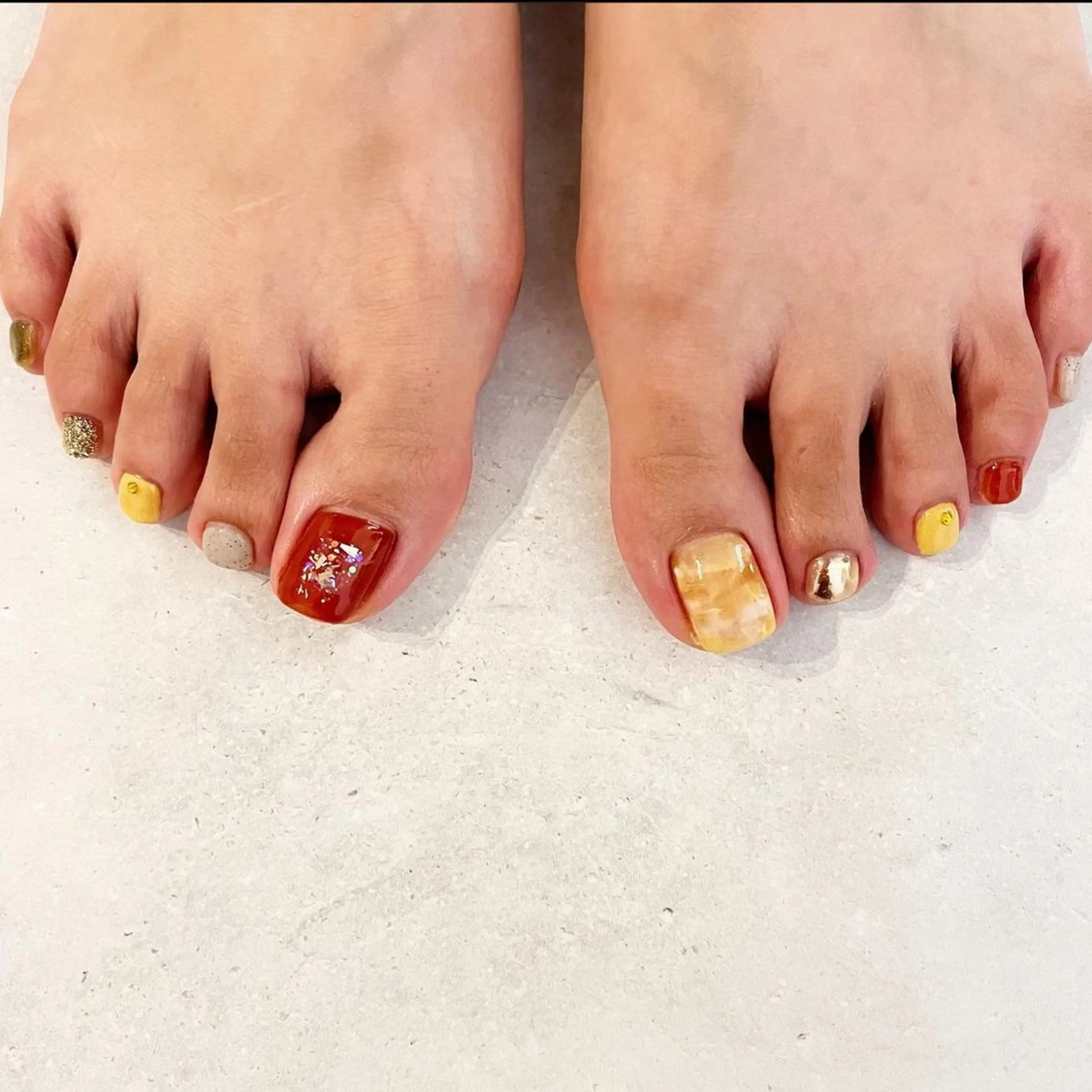 ネイル オレンジ 黄色 フットネイル K Aのネイルデザイン