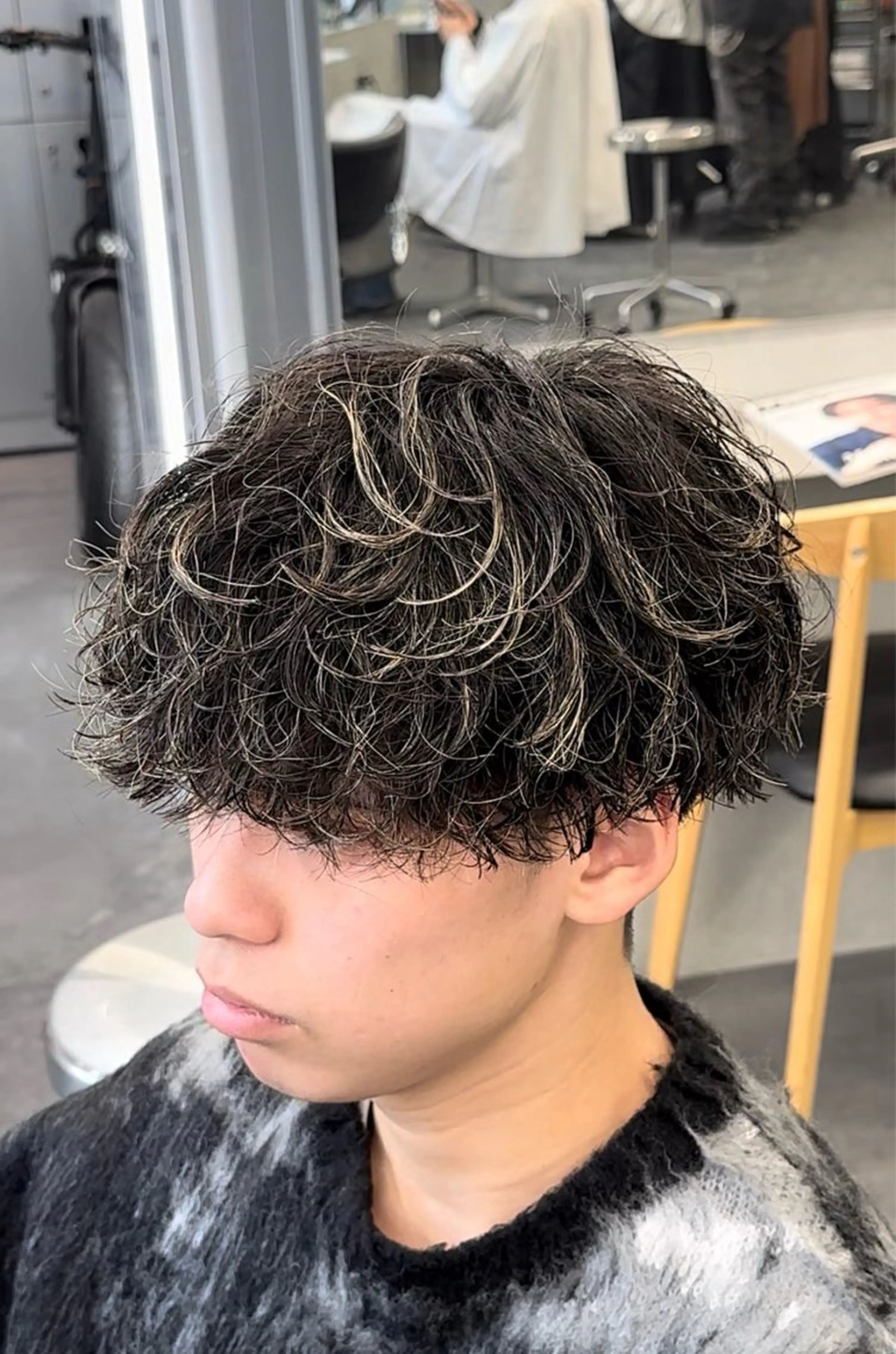 パーマ メンズ メンズパーマ 波巻きパーマ パーマ 松田 優斗のヘアスタイル