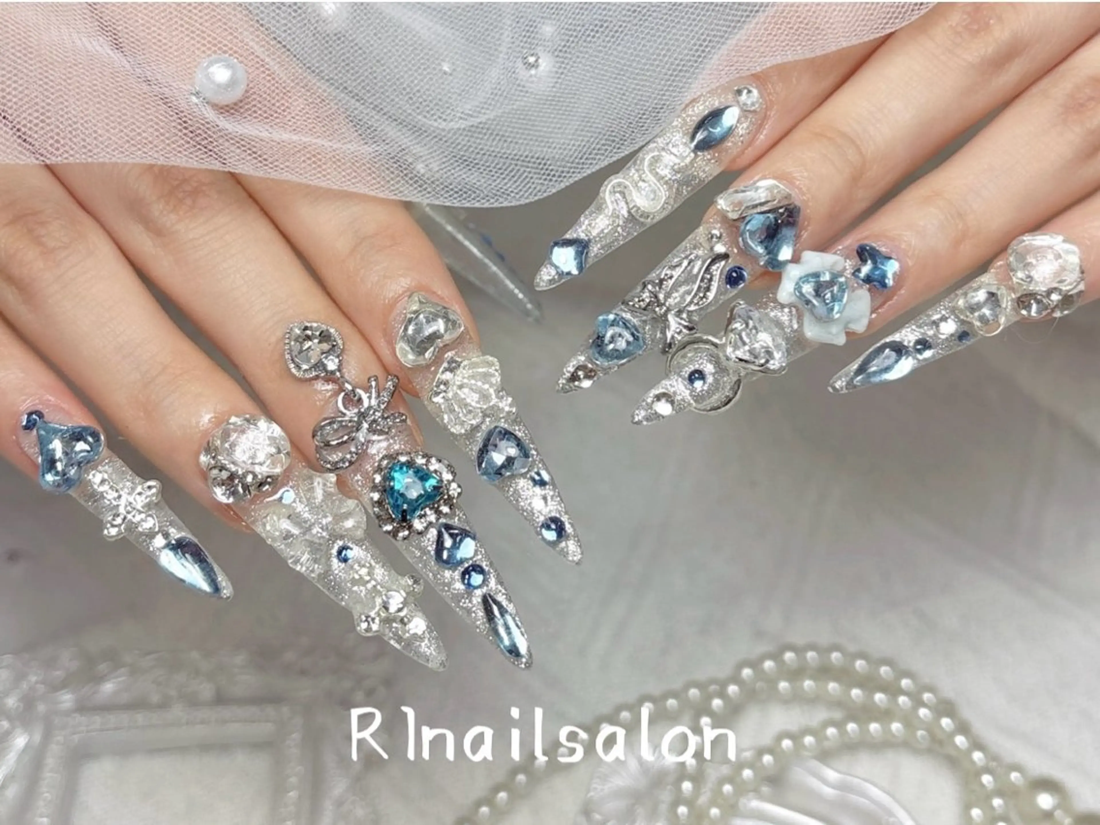 ネイル ジェルネイル 韓国ネイル マグネットネイル 持ち込み ワンカラーネイル ハンドネイル ハンドケア R1🎀Nail💕 池袋東口店のネイルデザイン