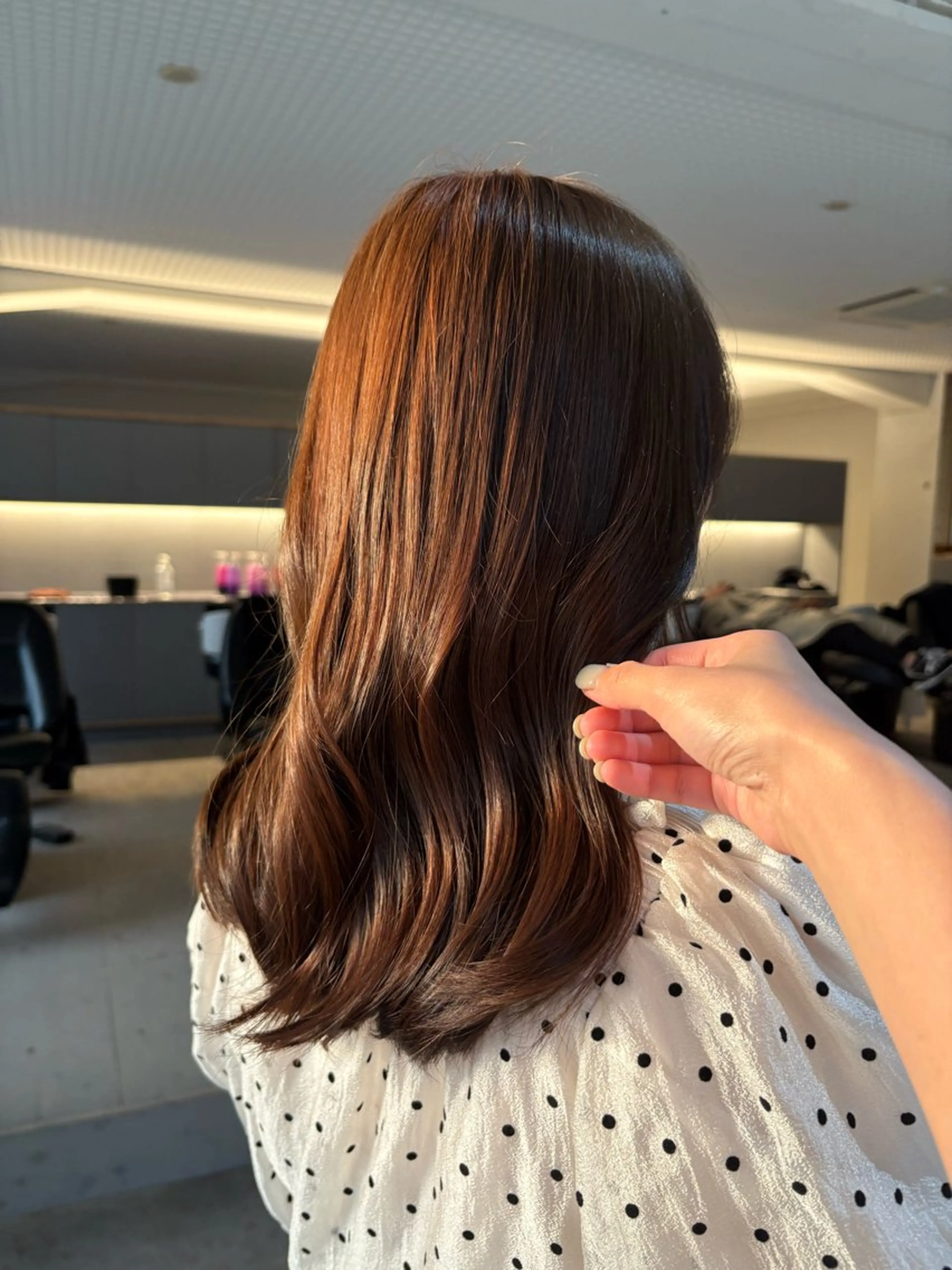 セミロング ヘアカラー 玉置 七海のヘアスタイル