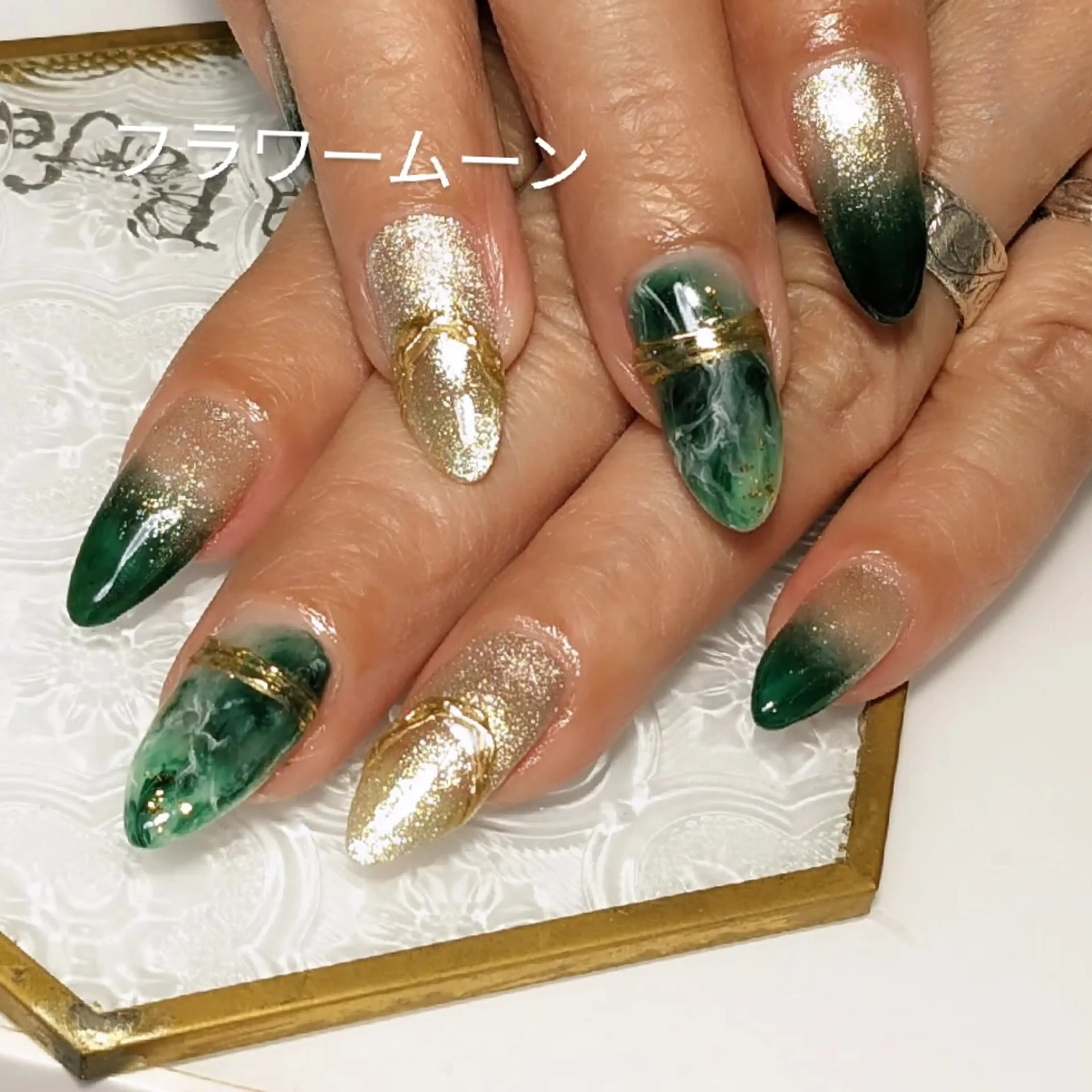 ネイル グラデーション 大理石ネイル(マーブル) フラワー ムーンのネイルデザイン