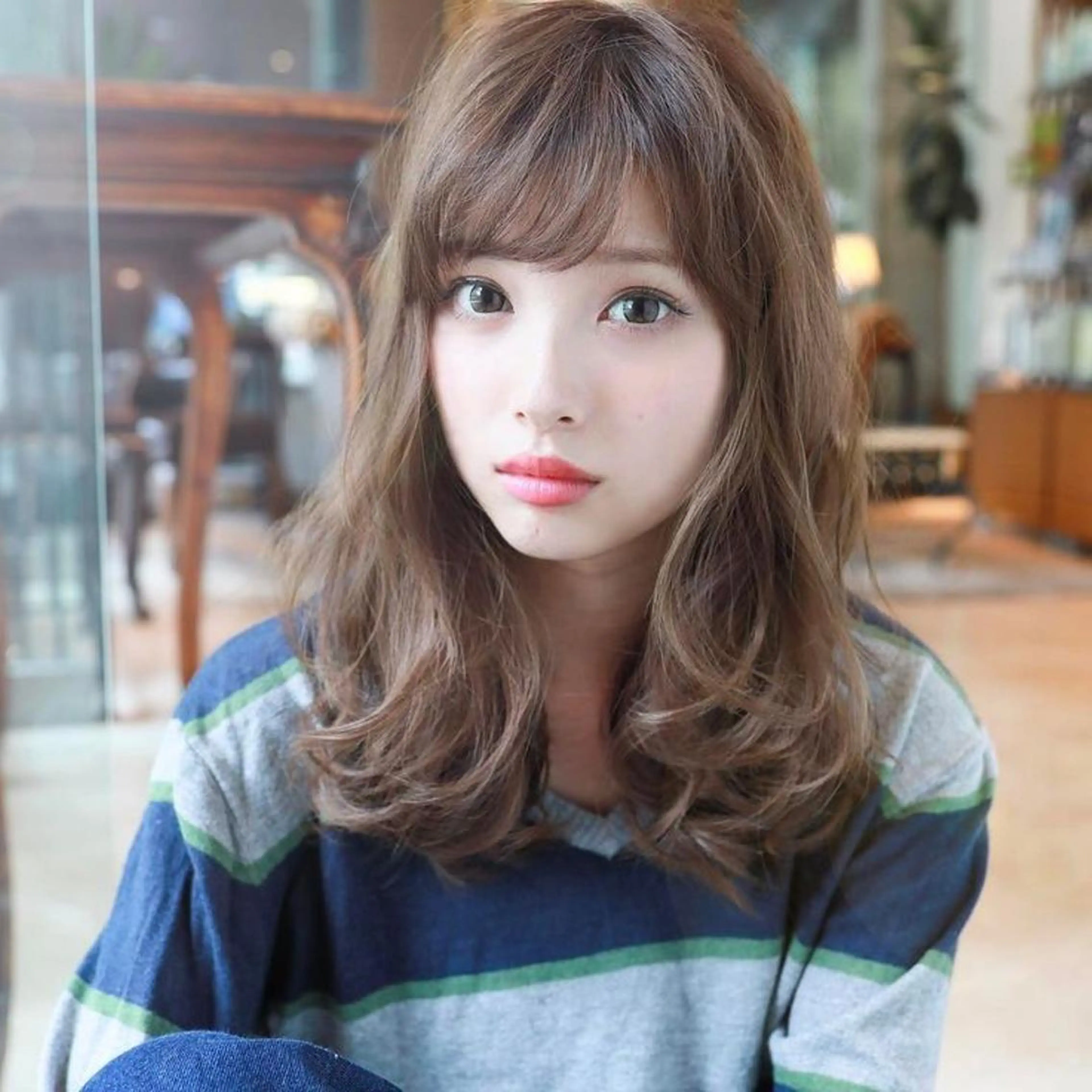 セミロング カラー ヘアアレンジ 【公式】amble luxe池袋東口🩷のヘアスタイル