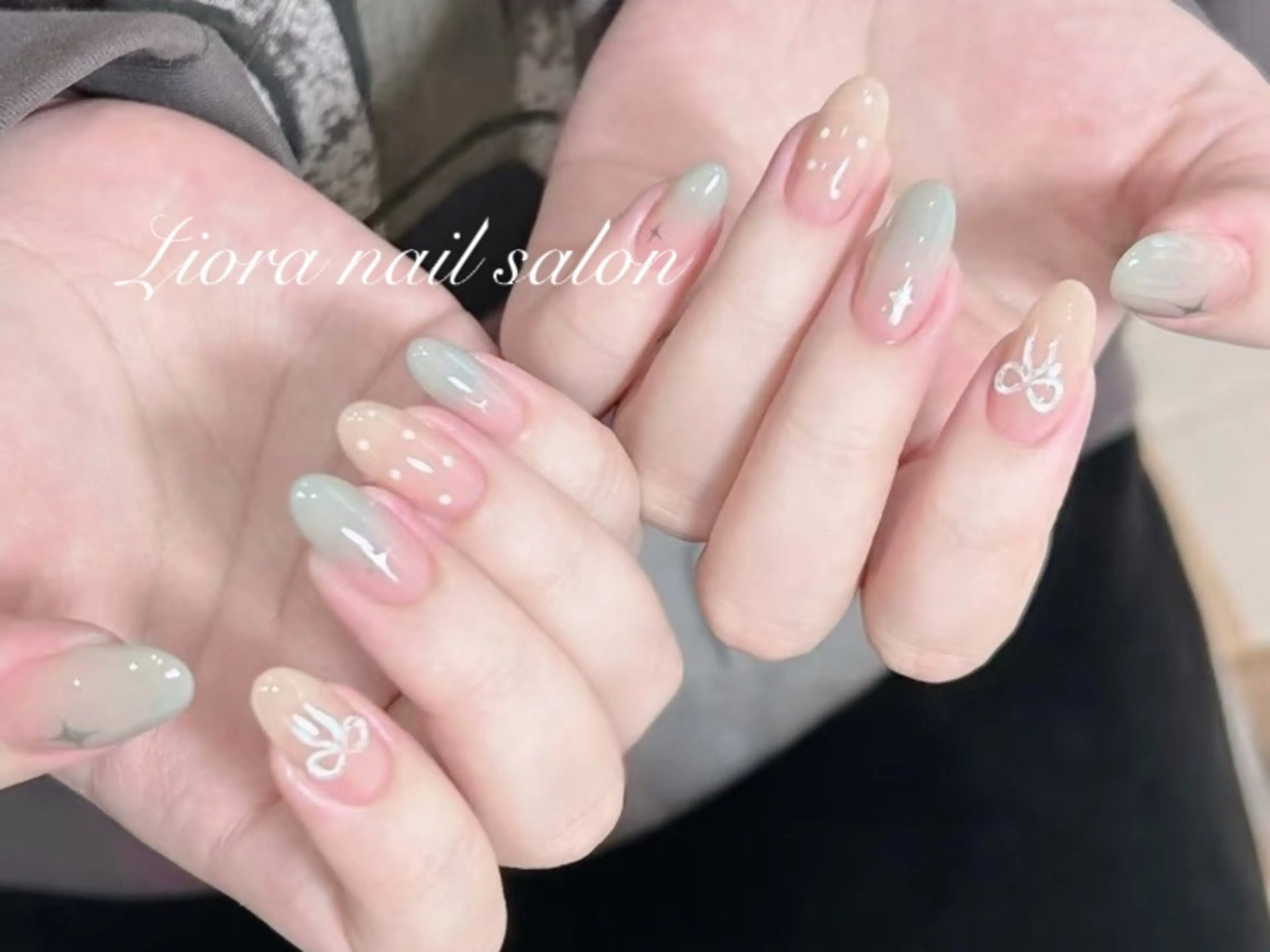 ネイル フレンチネイル ジェルネイル ガーリー グラデーション キラキラネイル ハンドネイル Liora nail スカルプ専門店のネイルデザイン