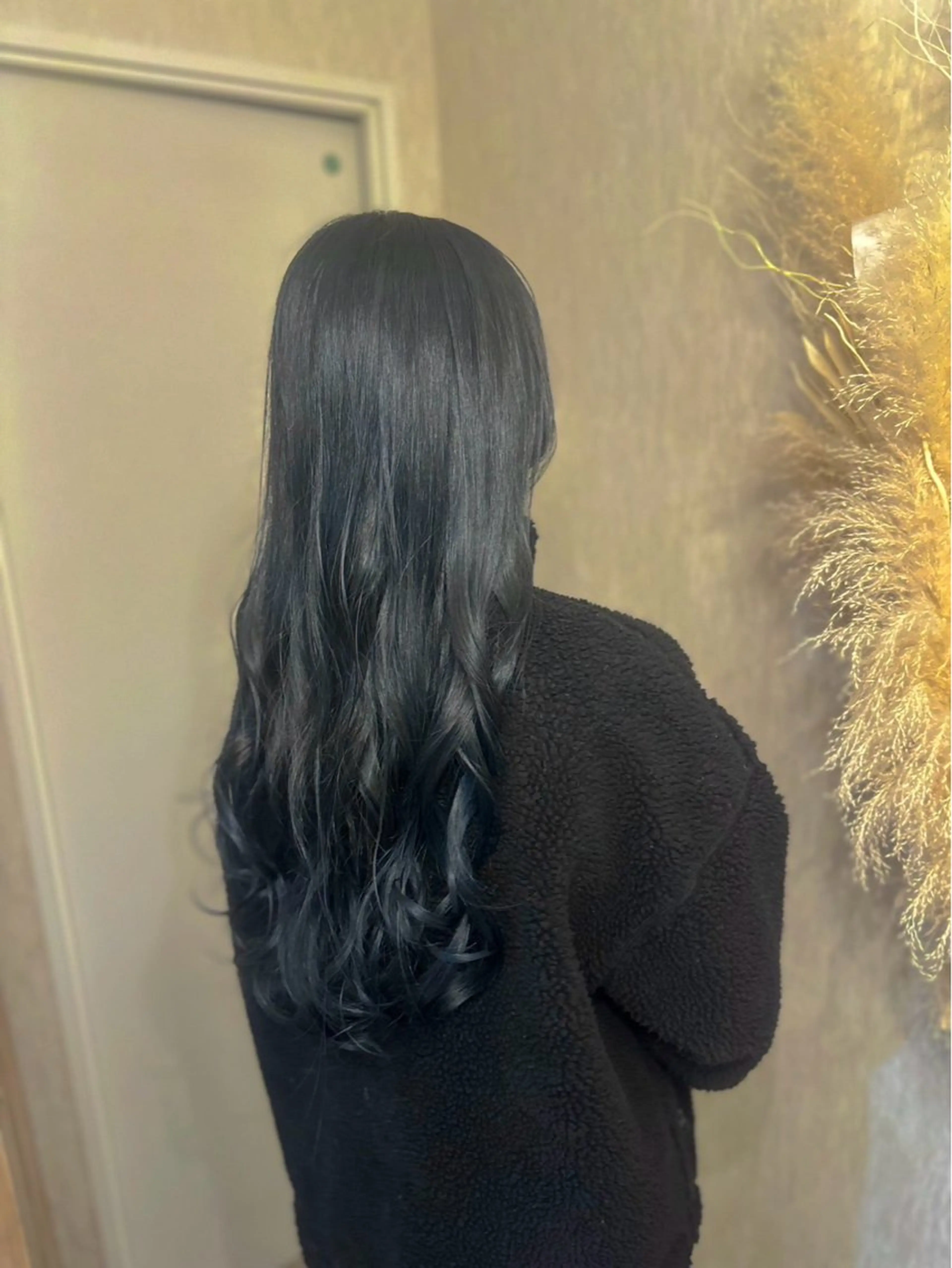 カラー 黒髪 ブルーカラー ブルーブラック 中田 渚のヘアスタイル