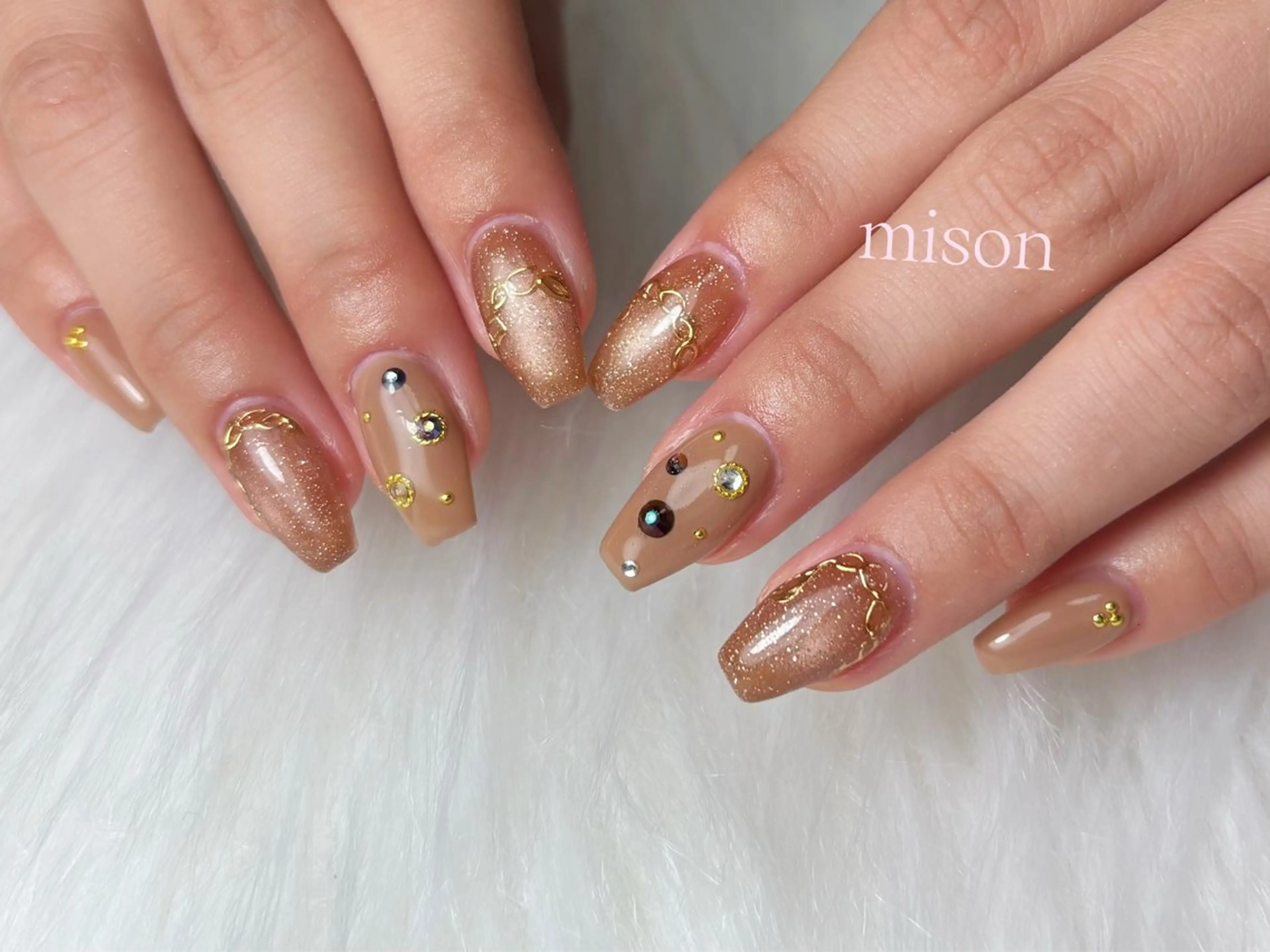 ネイル mison 安形友花のネイルデザイン