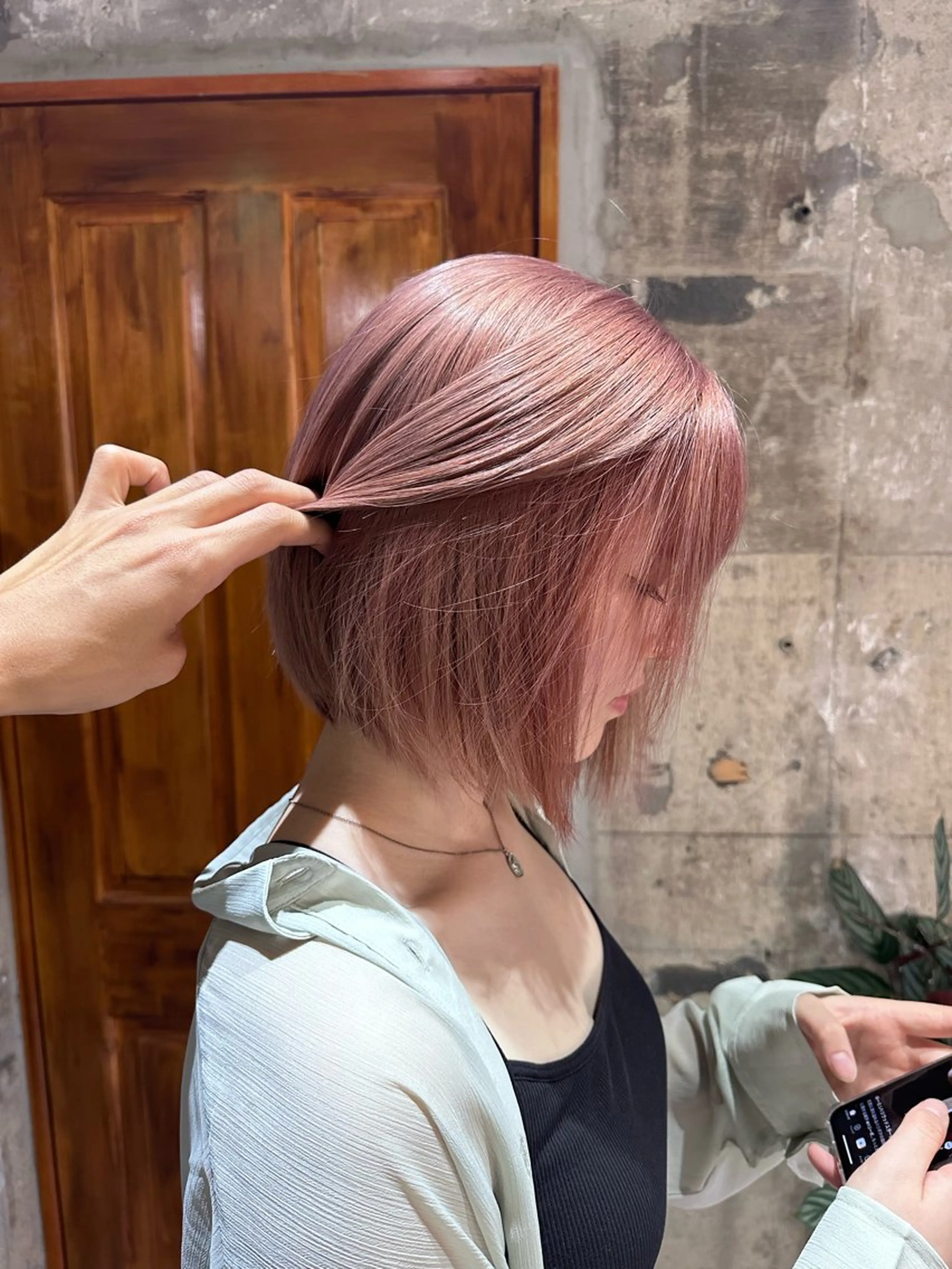 ミディアム 顔まわりレイヤー 韓国風ヘア レイヤーカット ローレイヤー 縮毛矯正 Masena所属・【必ず似合わせます】 川口航平のヘアスタイル