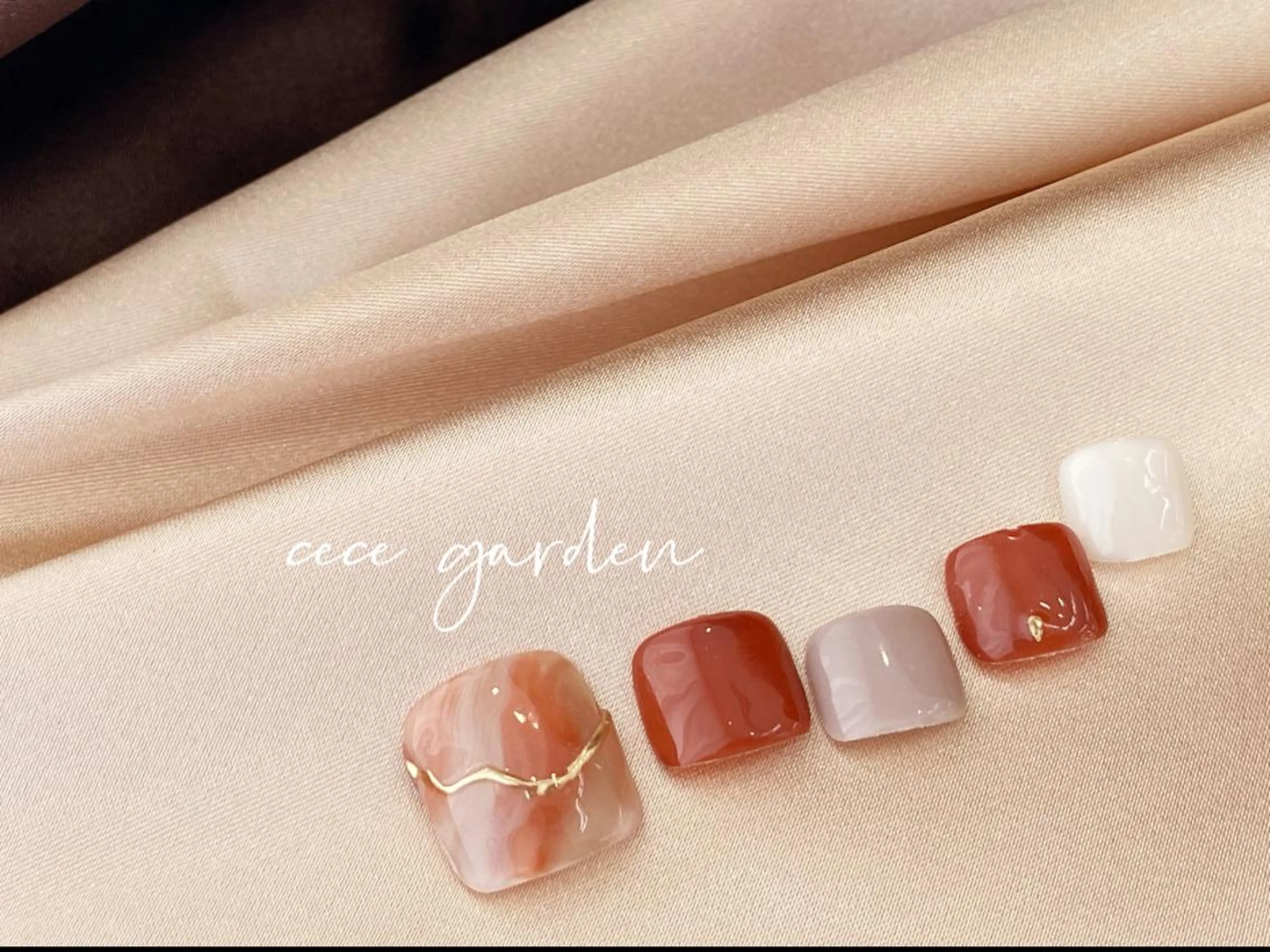 foot親指アートネイルコース(ケア付き)の写真