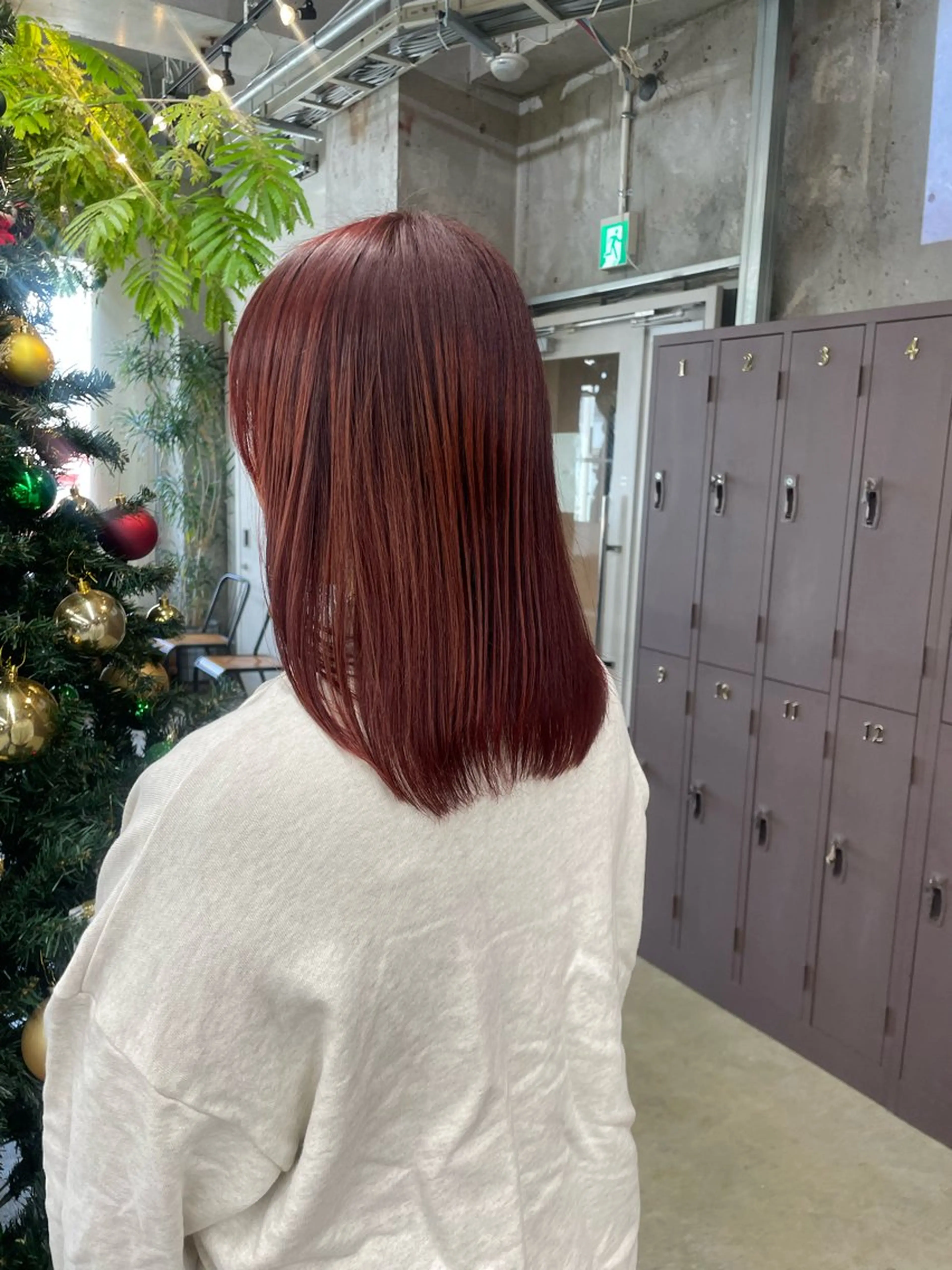 ミディアム 鈴木瑛里／ブロンド ベージュ／男女のヘアスタイル