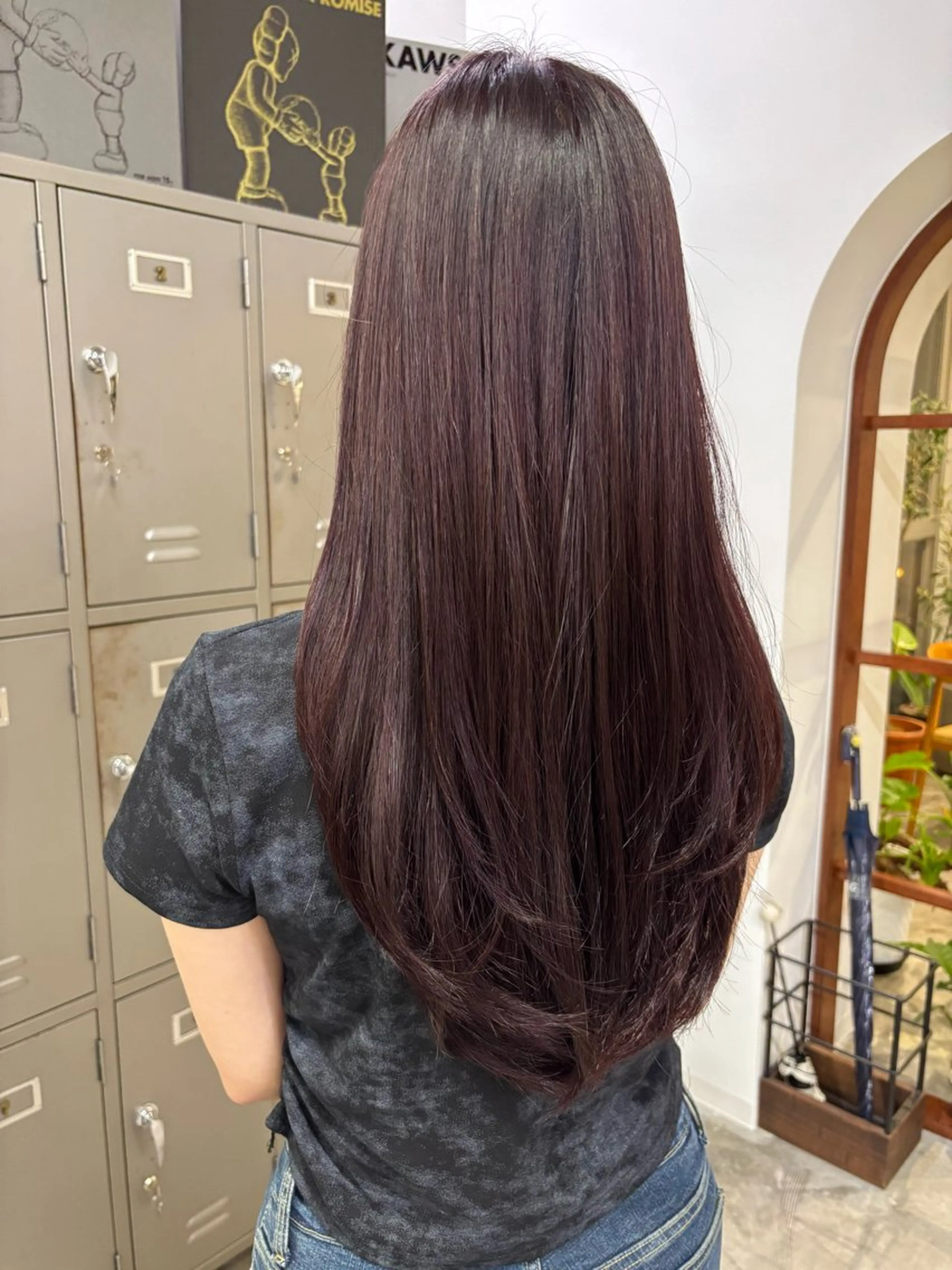 ロング カラー 黒髪 レッドカラー ヘアカラー ✨️赤み消しカラー/ ミルクティーベージュのヘアスタイル